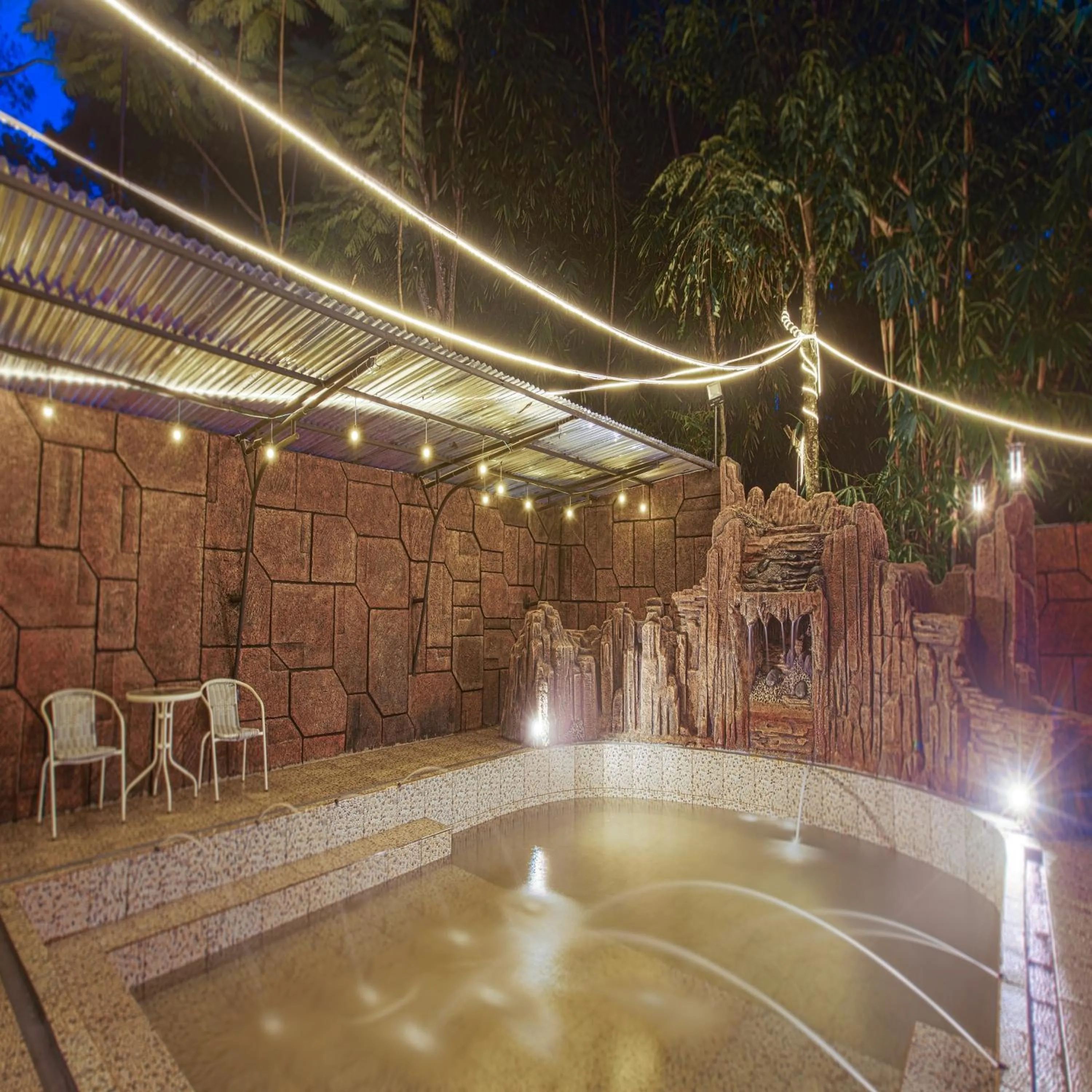 Swimming pool in Green Panorama Resort by MHM