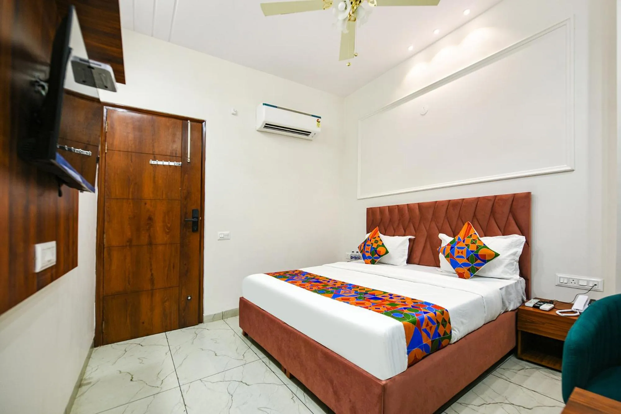 Bed in FabHotel K9 Ovilas