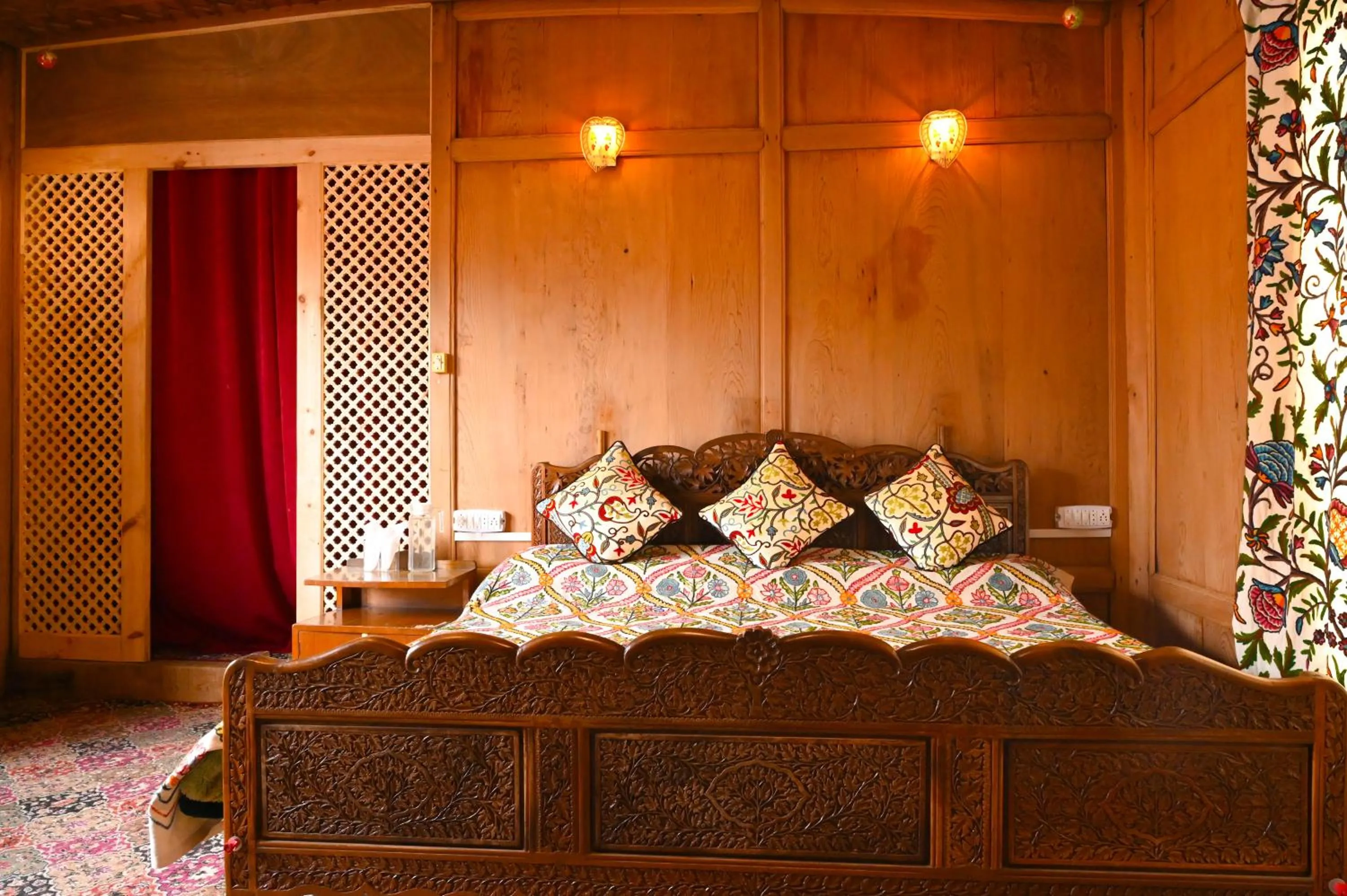 Bedroom, Bed in Golden Flower Heritage Houseboats