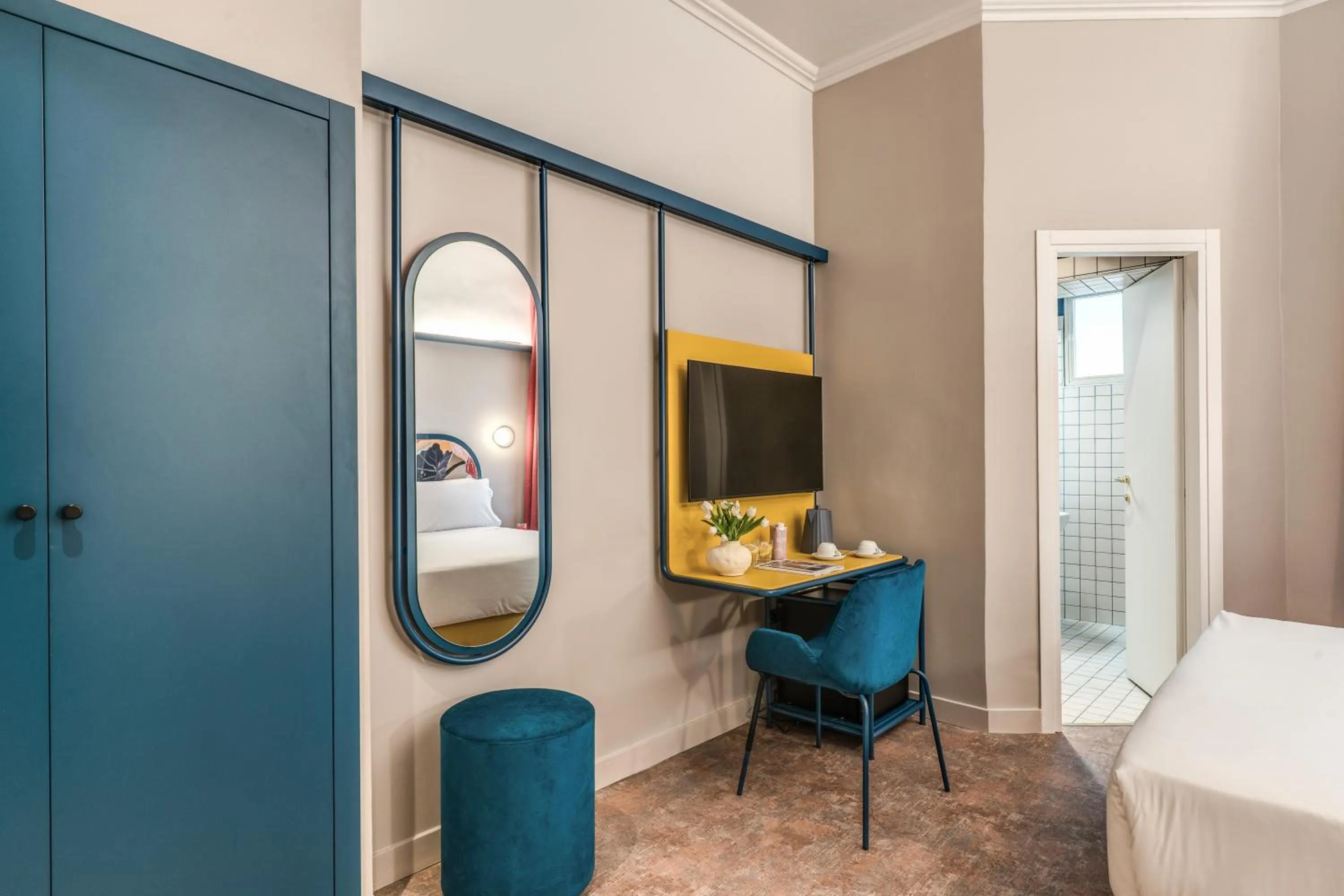 Bathroom, Bed in Hotel XX Settembre