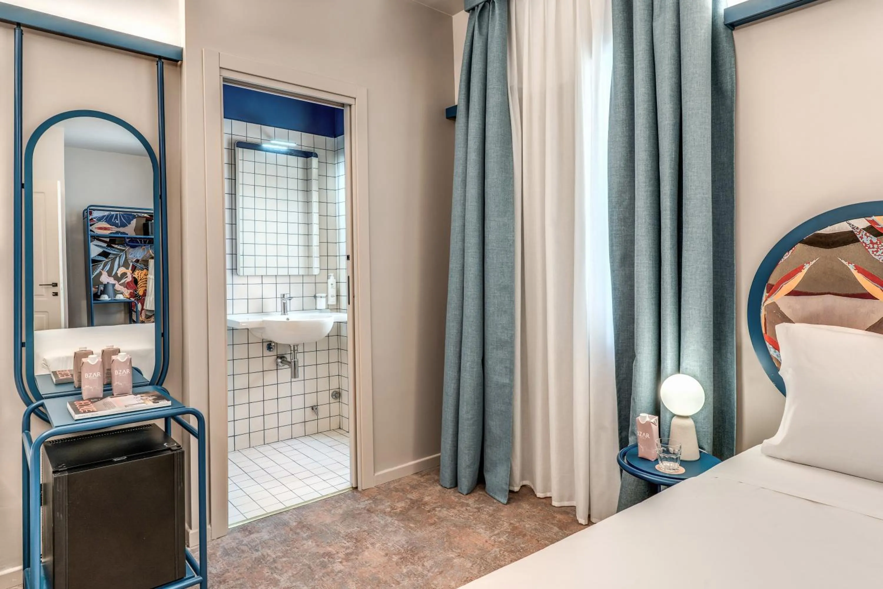 Bathroom, Bed in Hotel XX Settembre