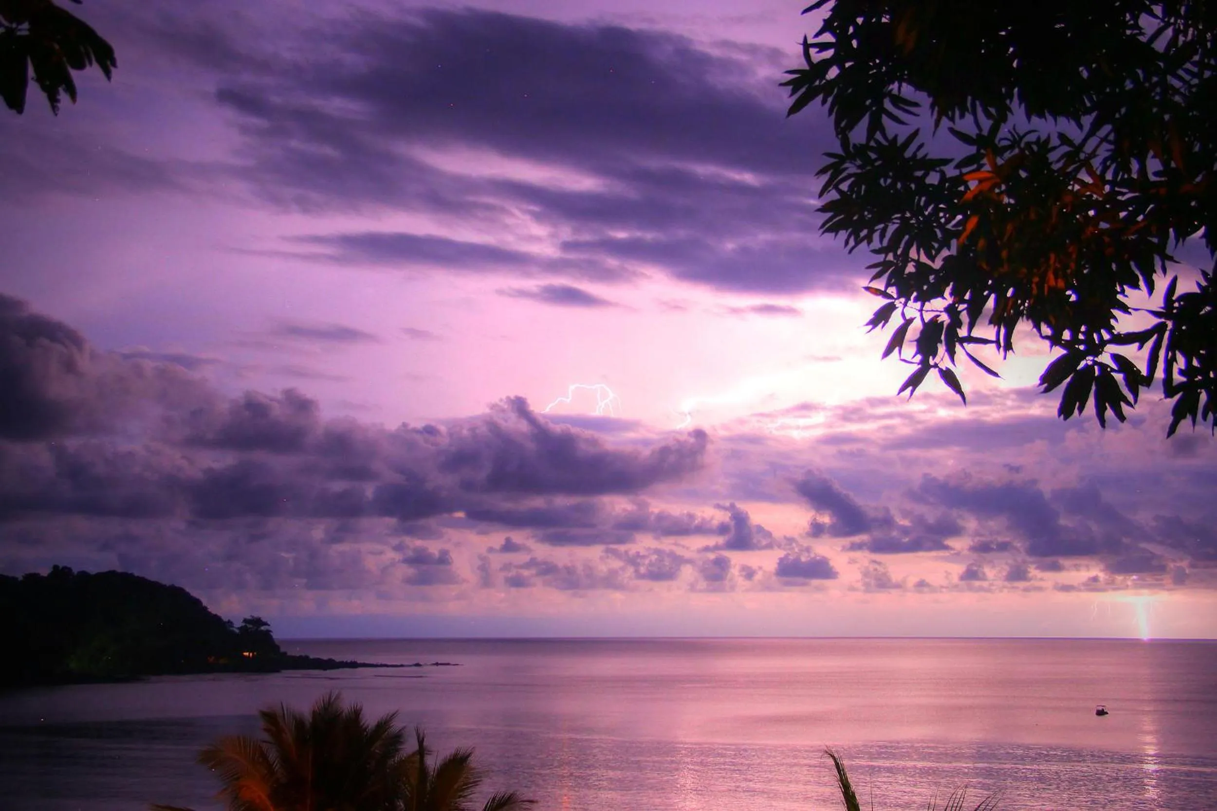 Property building in Pacheco Tours Beach Cabins