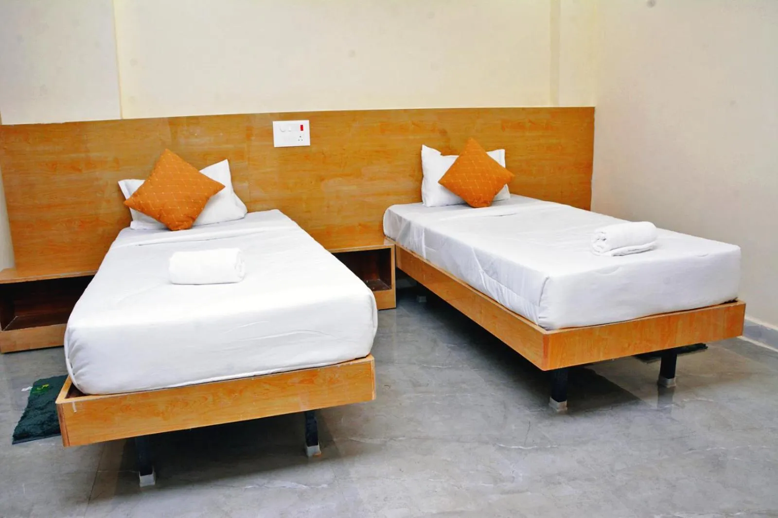 Bedroom, Bed in Udupi Deluxe Lodge Gulbarga