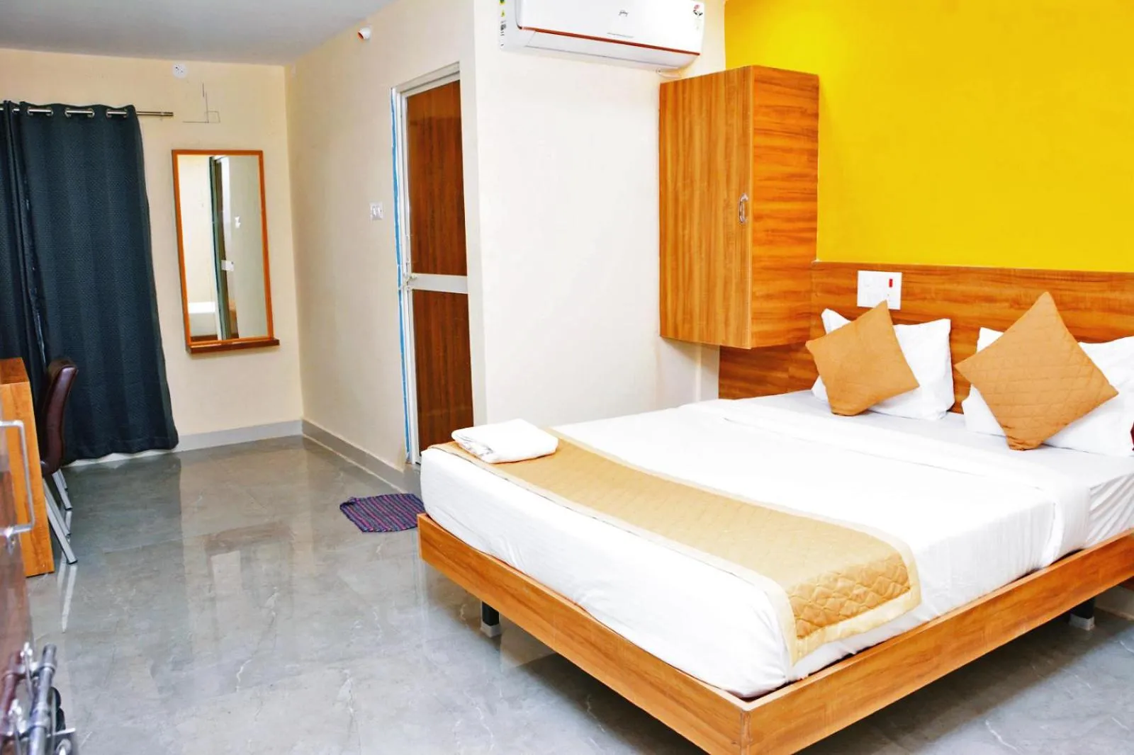 Bedroom, Bed in Udupi Deluxe Lodge Gulbarga