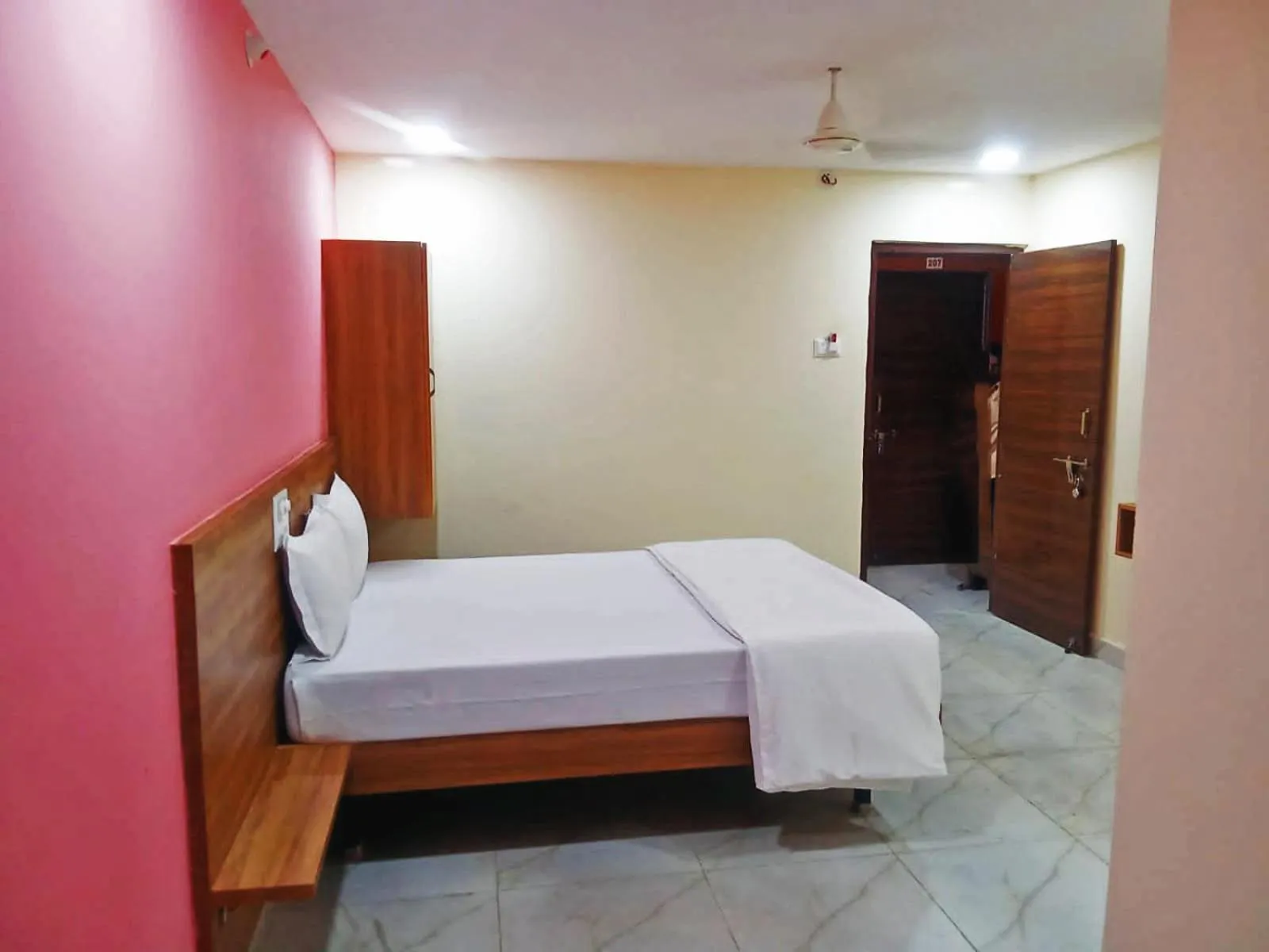 Bedroom, Bed in Udupi Deluxe Lodge Gulbarga