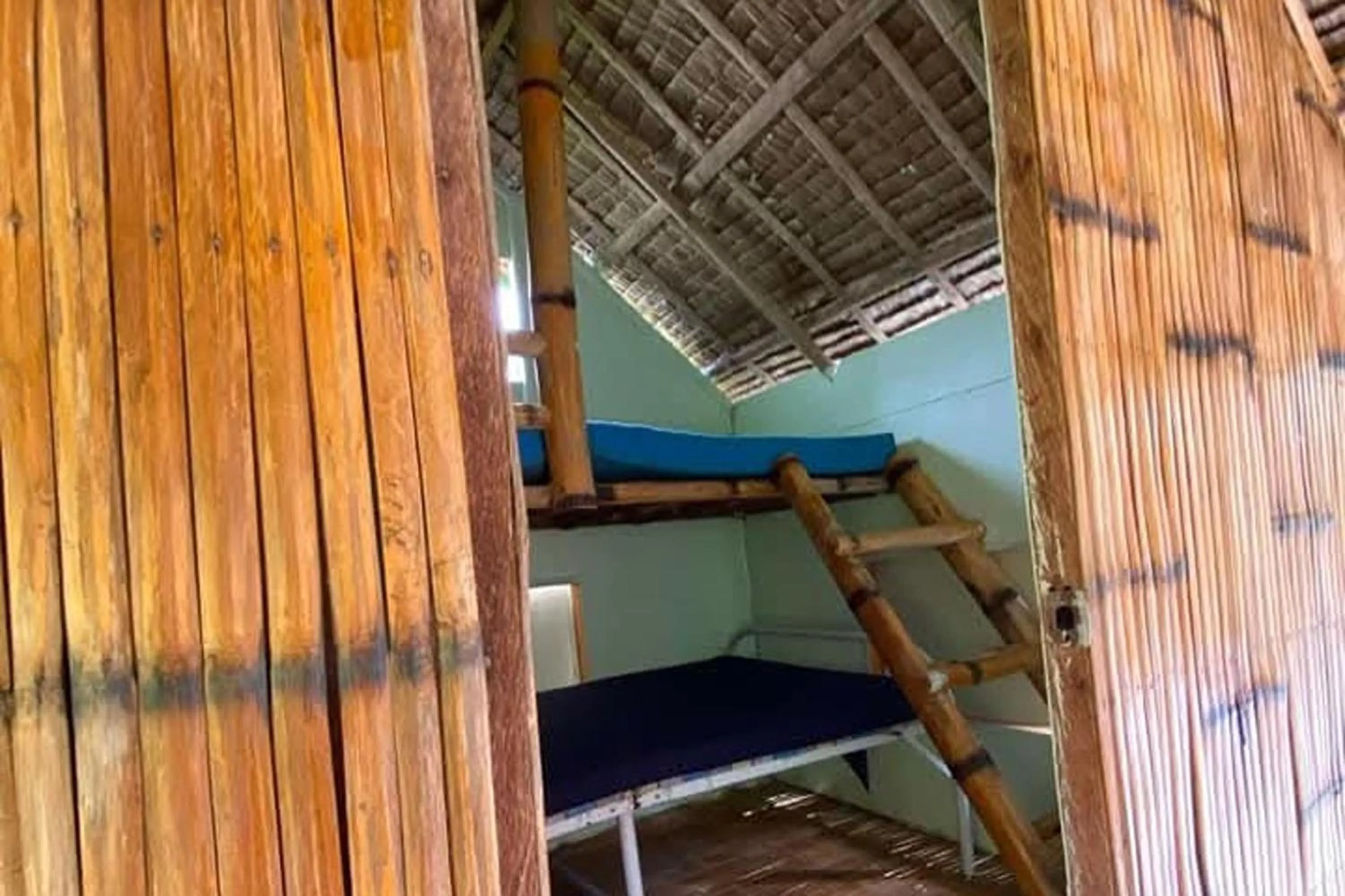 bunk bed in Sibsib Baybayin Beach Resort