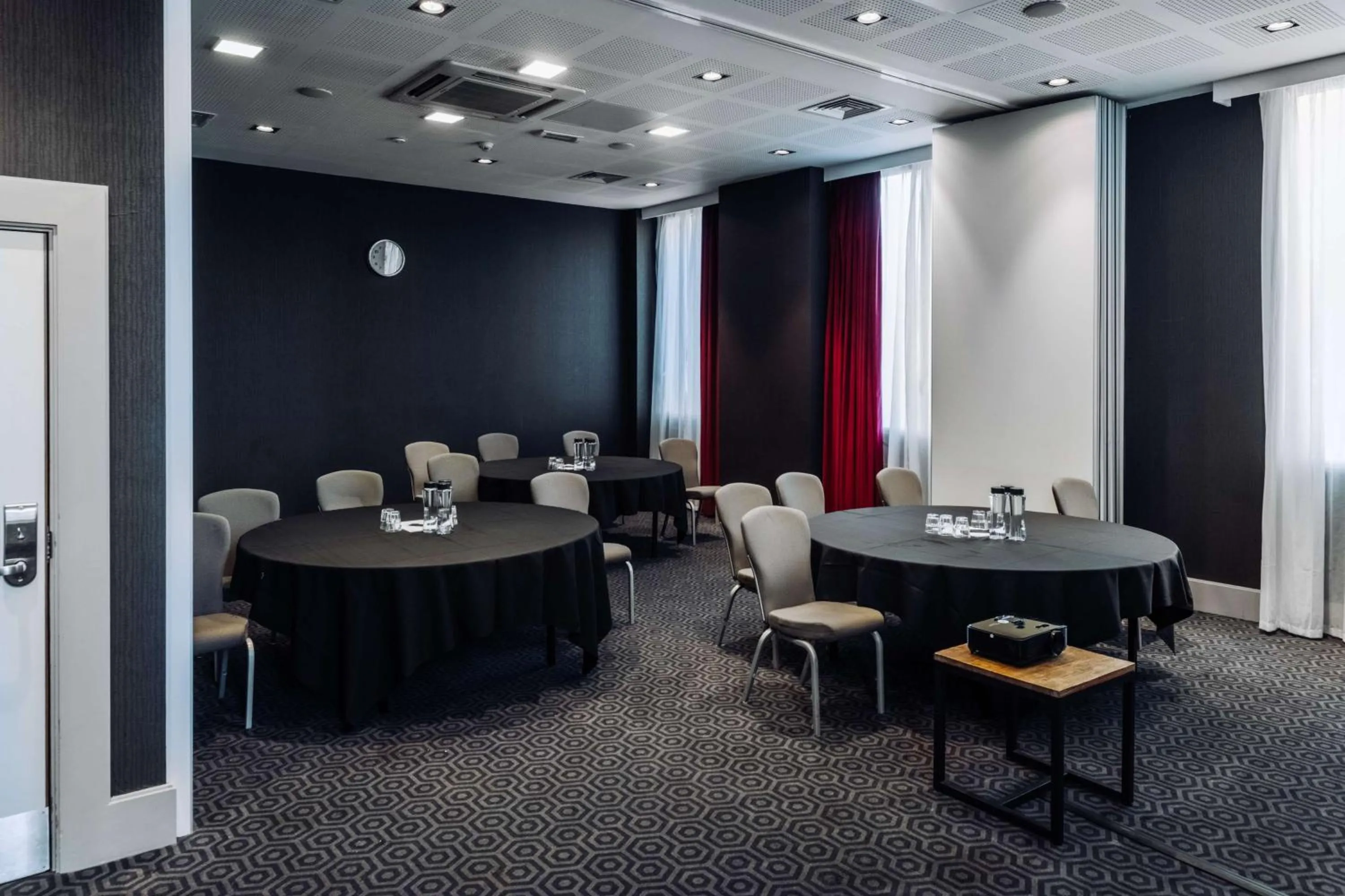 Meeting/conference room in pentahotel Reading