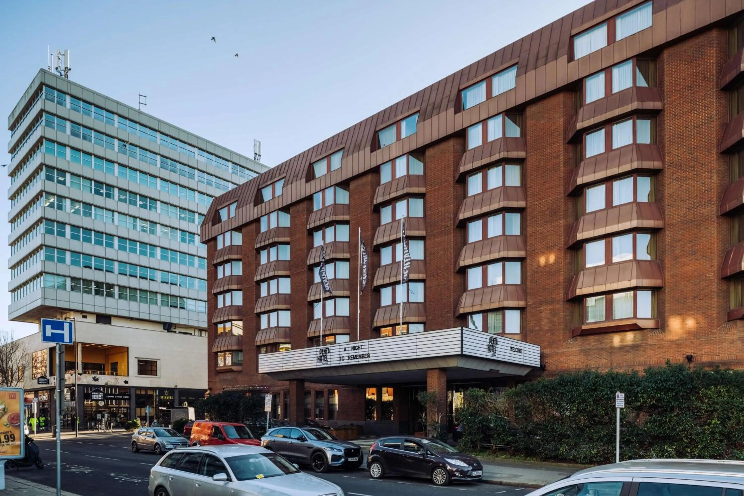 Property building in pentahotel Reading