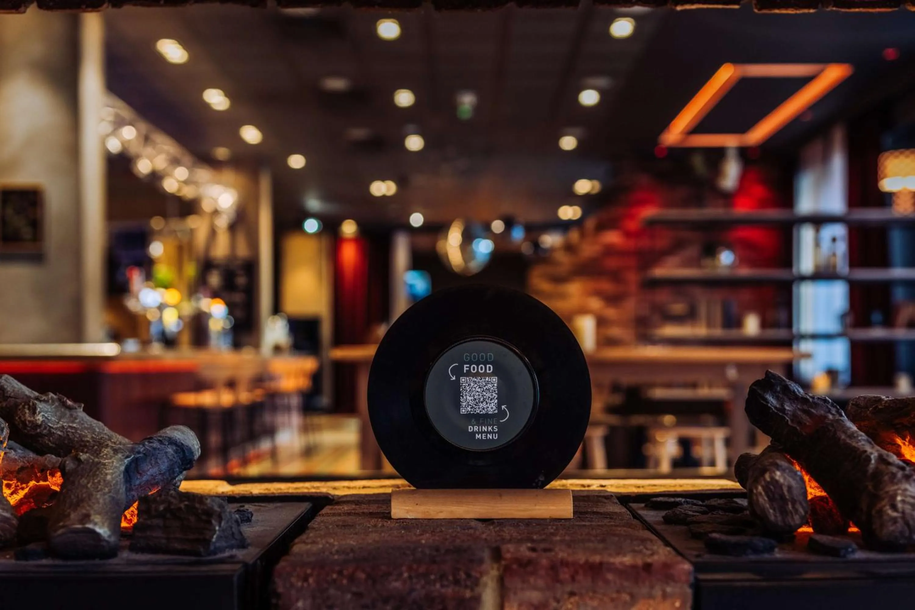 Lounge or bar in pentahotel Reading