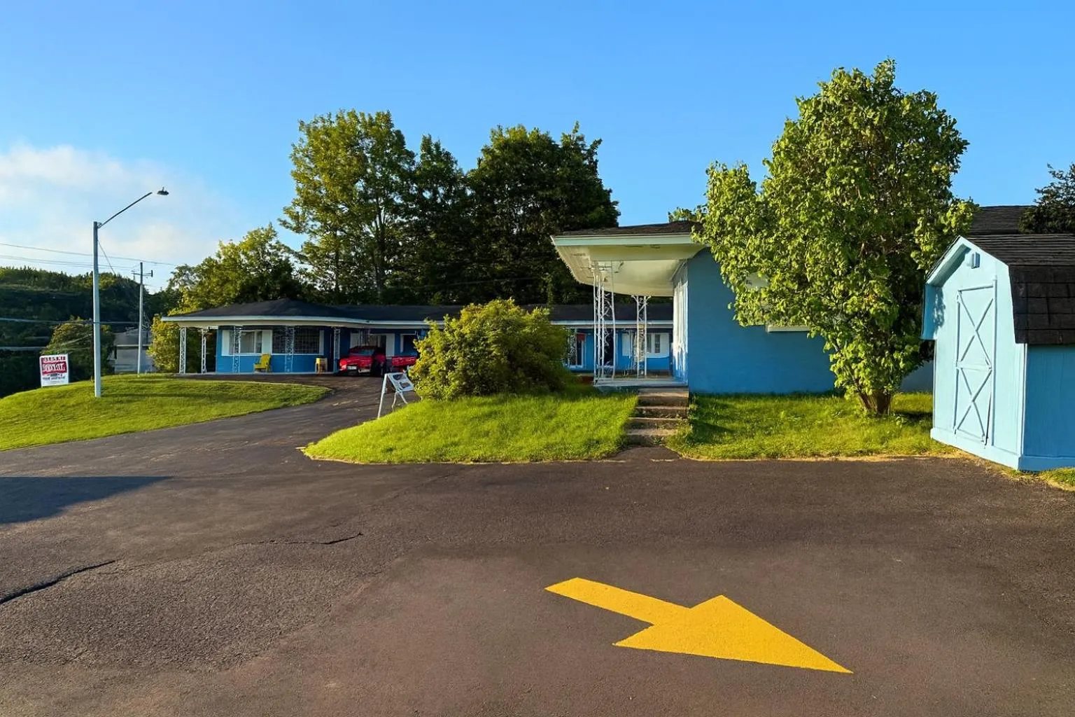 Property building in Stiles Motel Hill View