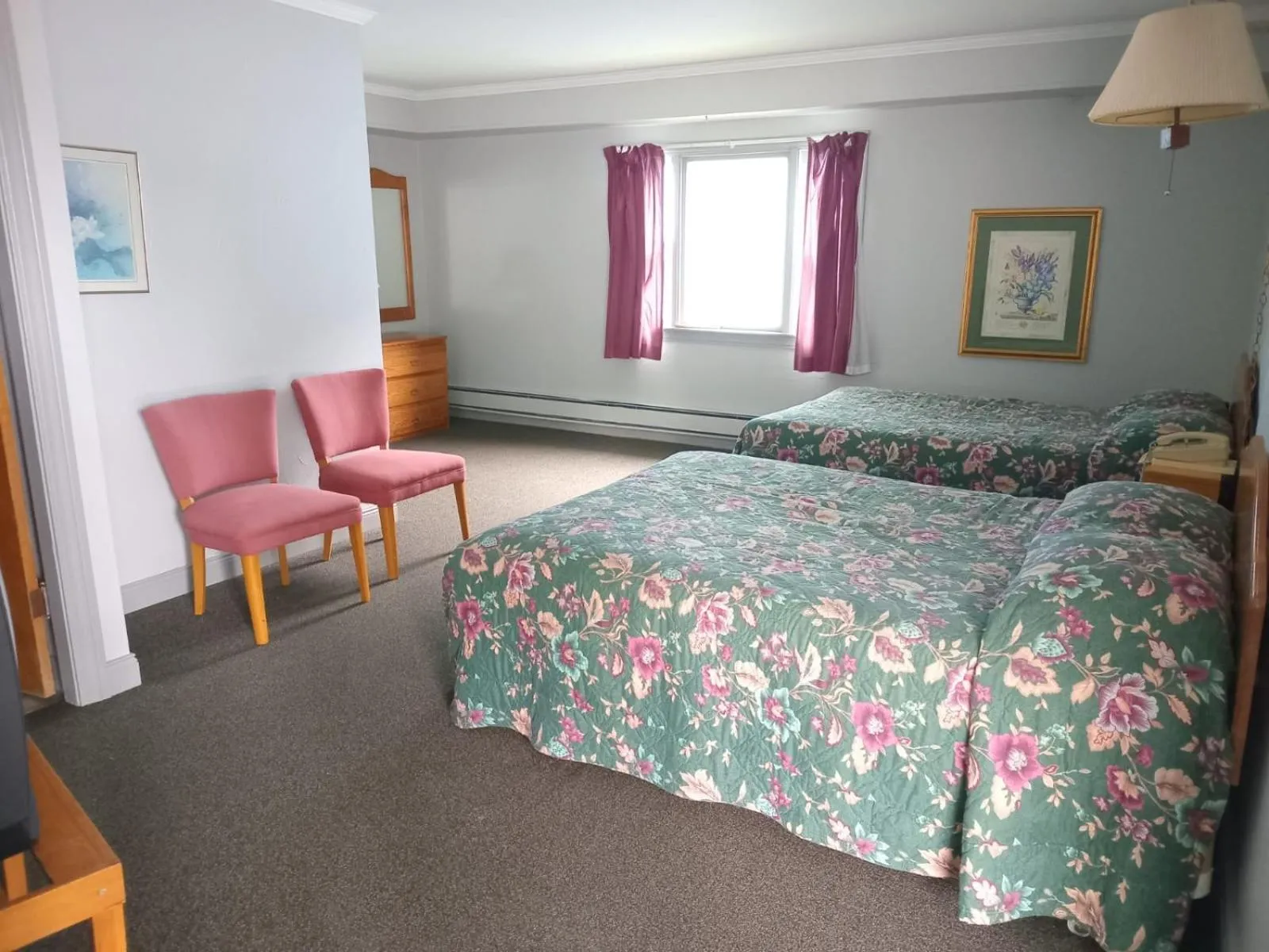 Bed in Stiles Motel Hill View