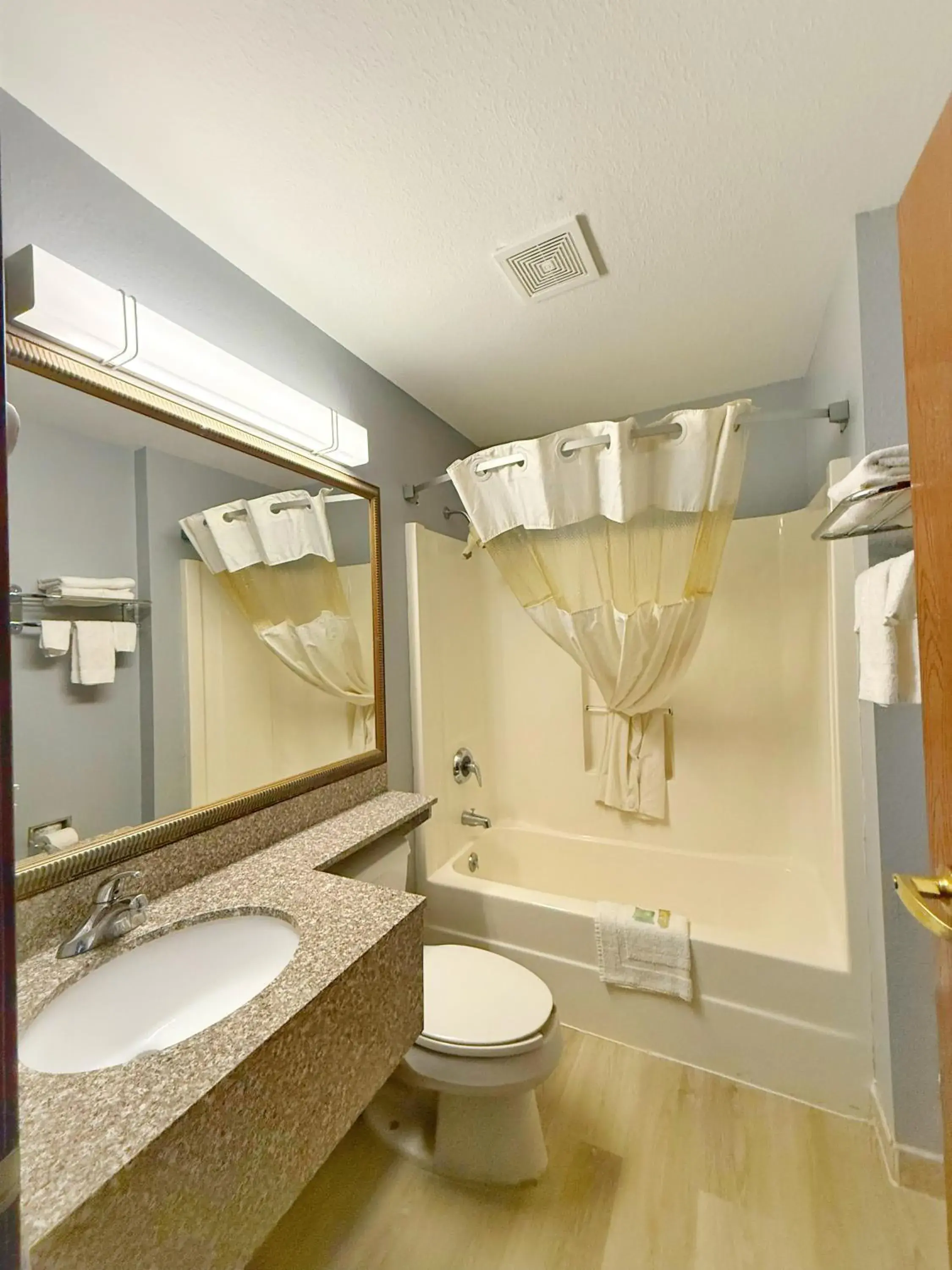 Deluxe King Studio in BlissPoint Inn & Suites, Northwood Deluxe King Studio in BlissPoint Inn & Suites, Northwood