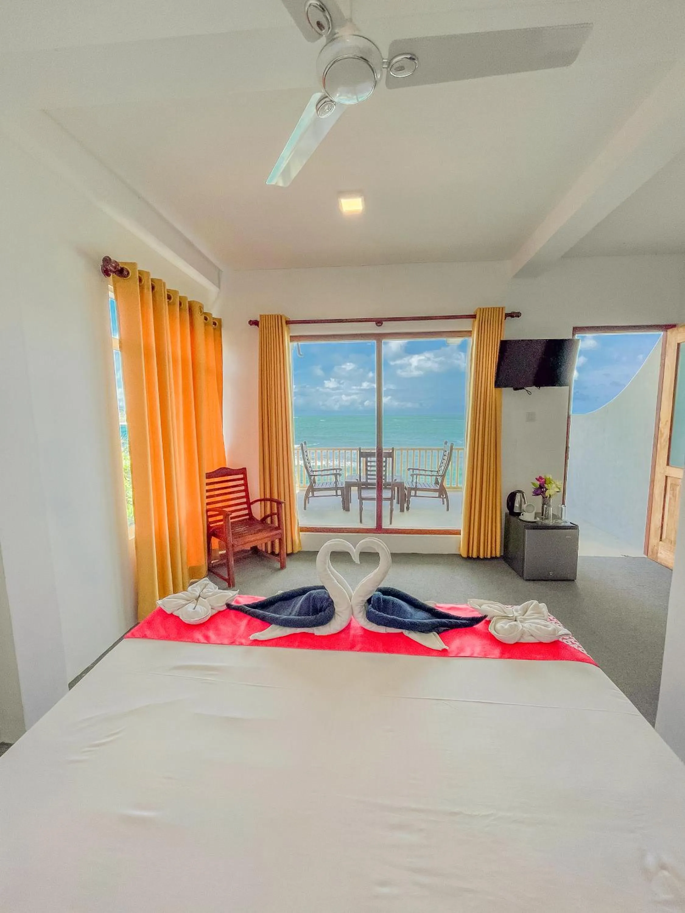 Photo of the whole room in New Wave Beach Resort Unawatuna