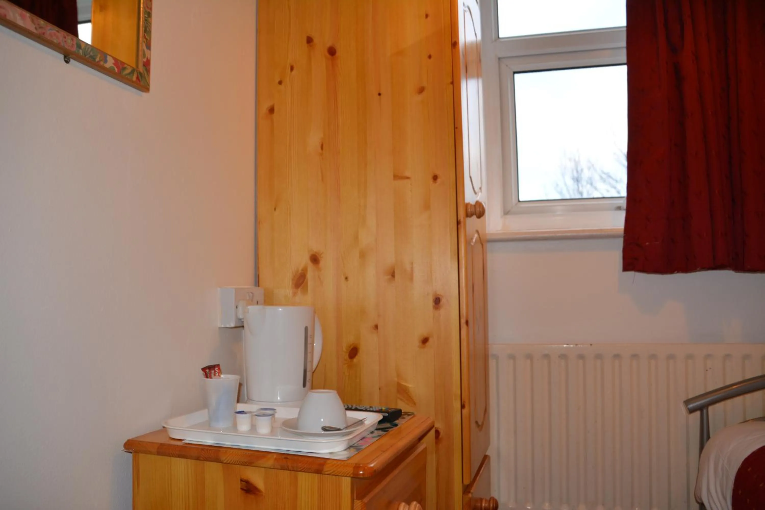 Coffee/tea facilities in Bow Guest House