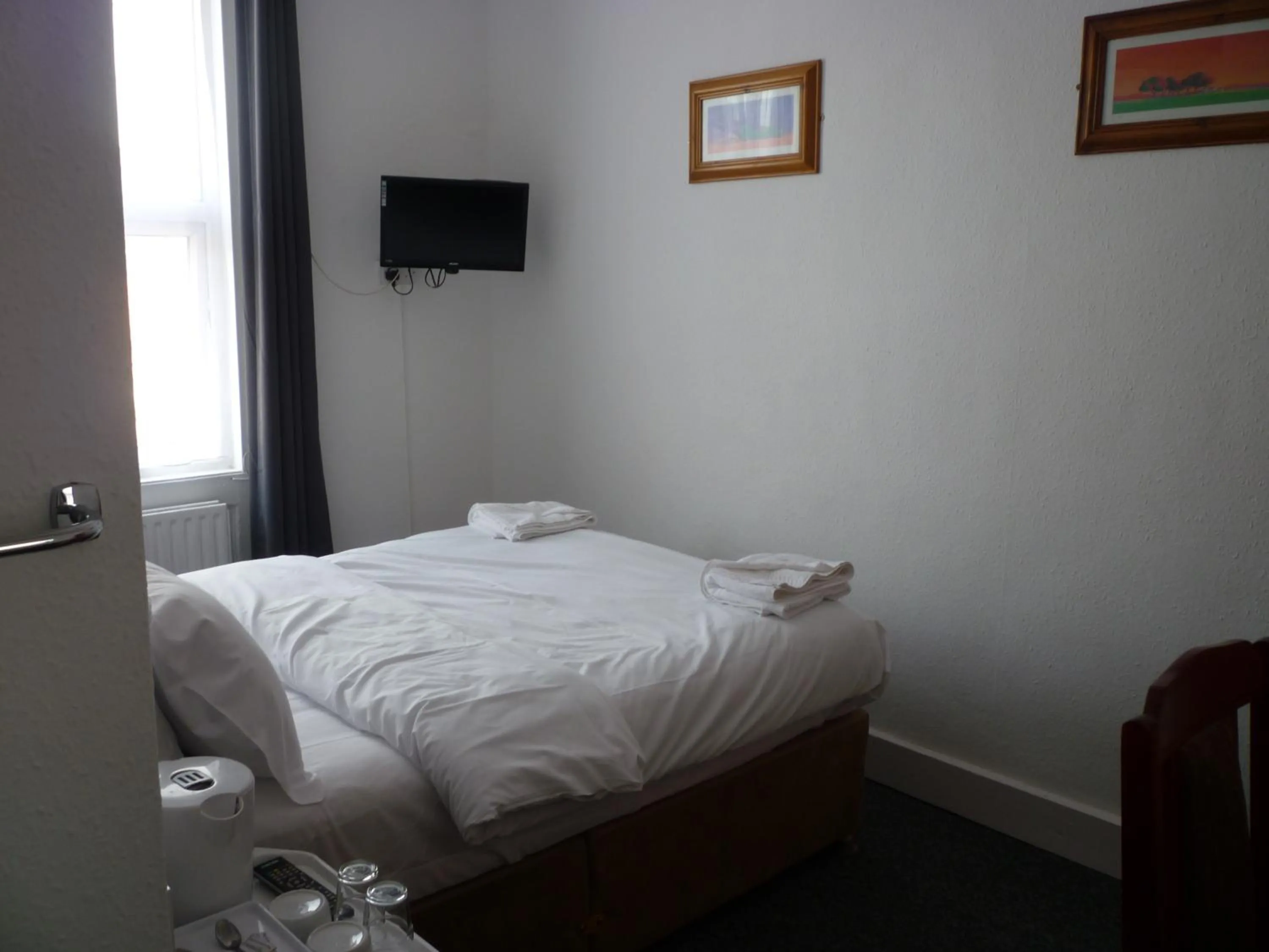 Bedroom, Bed in Bow Guest House