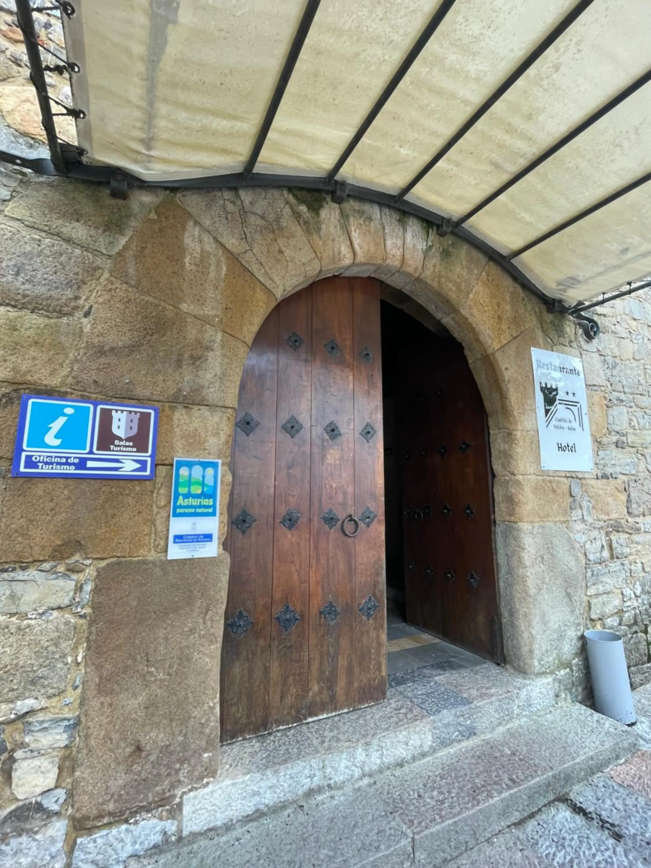 Facade/entrance in Hotel Castillo Valdés Salas