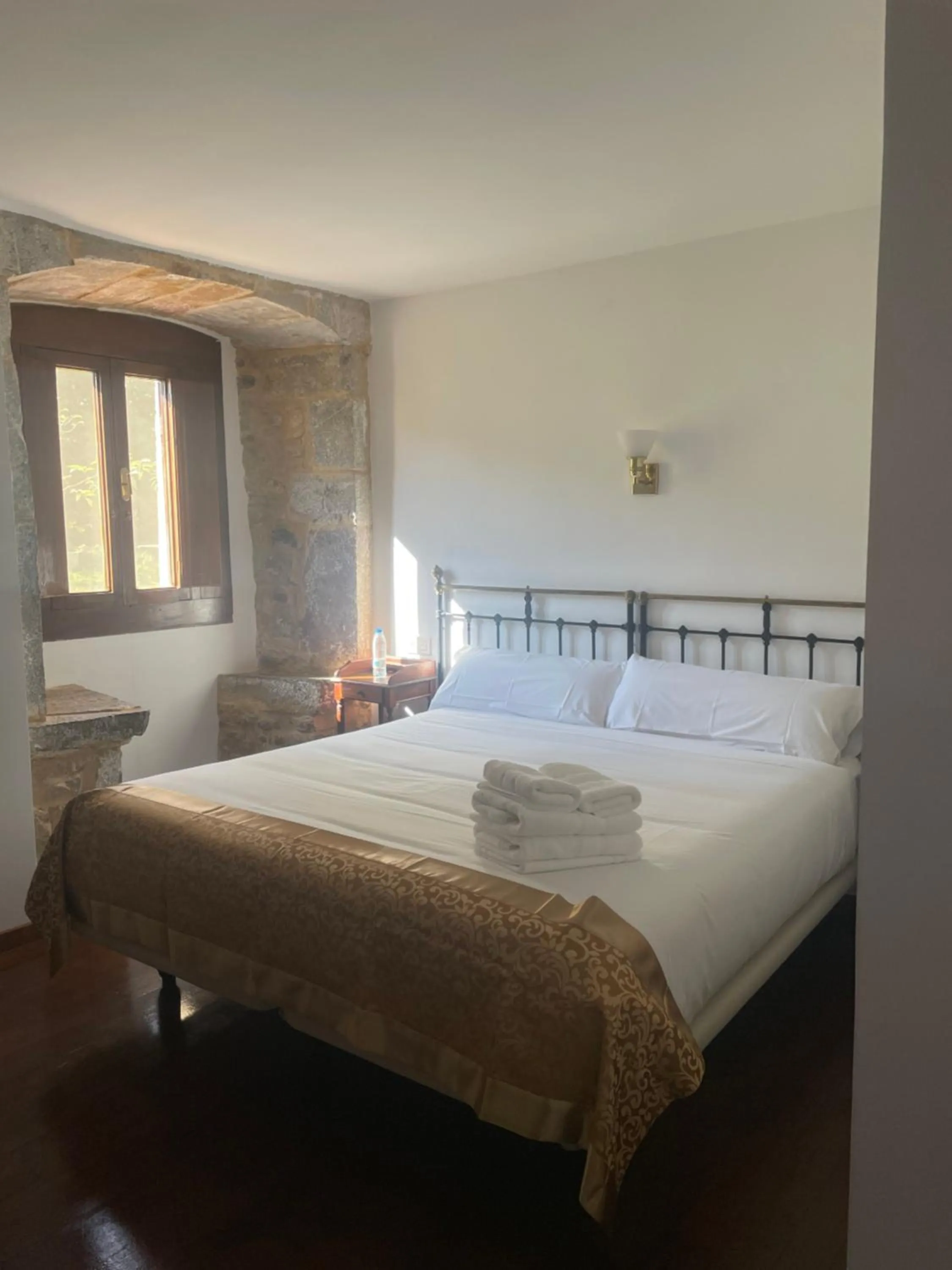 Bed in Hotel Castillo Valdés Salas