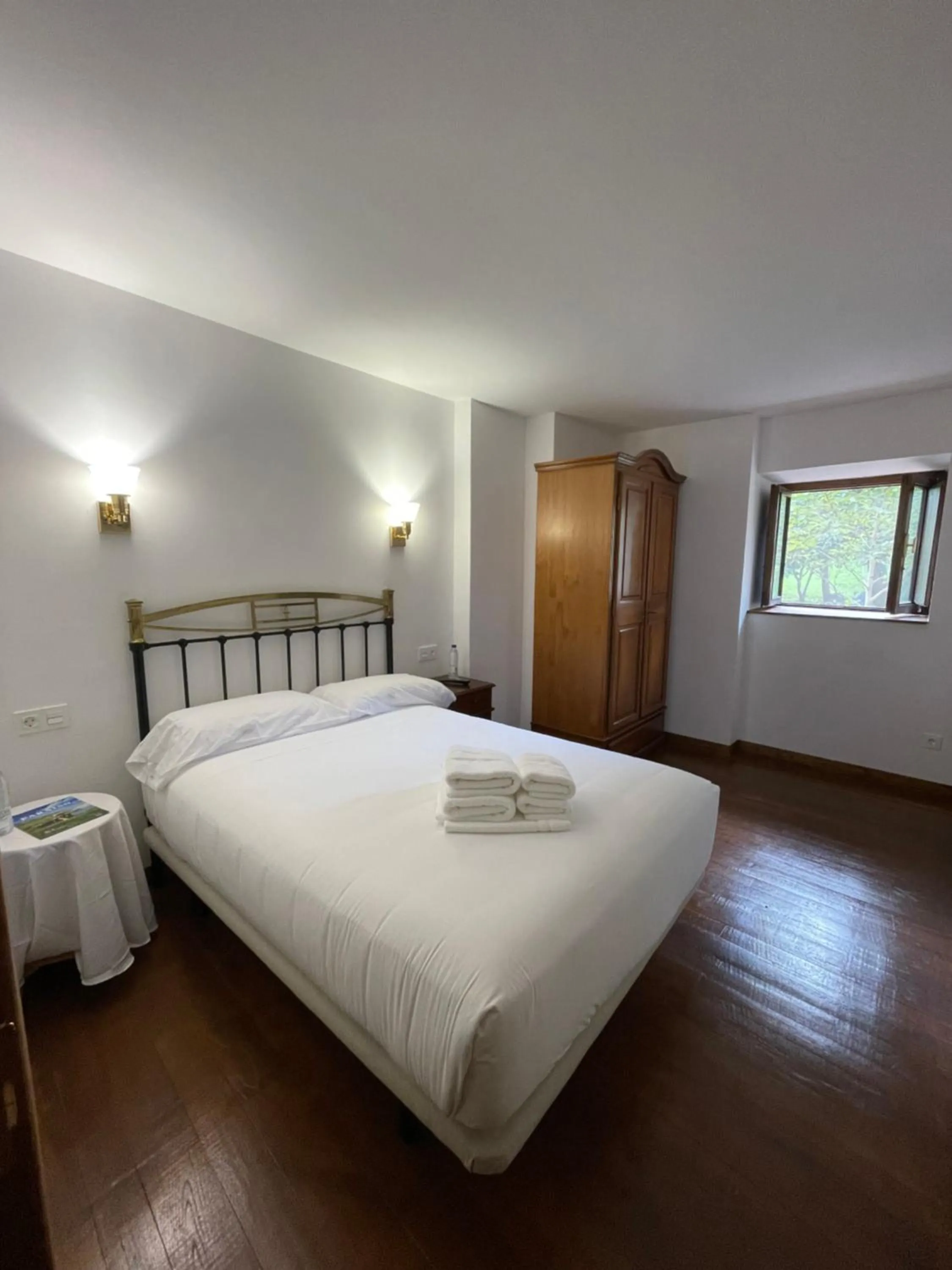 Bed in Hotel Castillo Valdés Salas