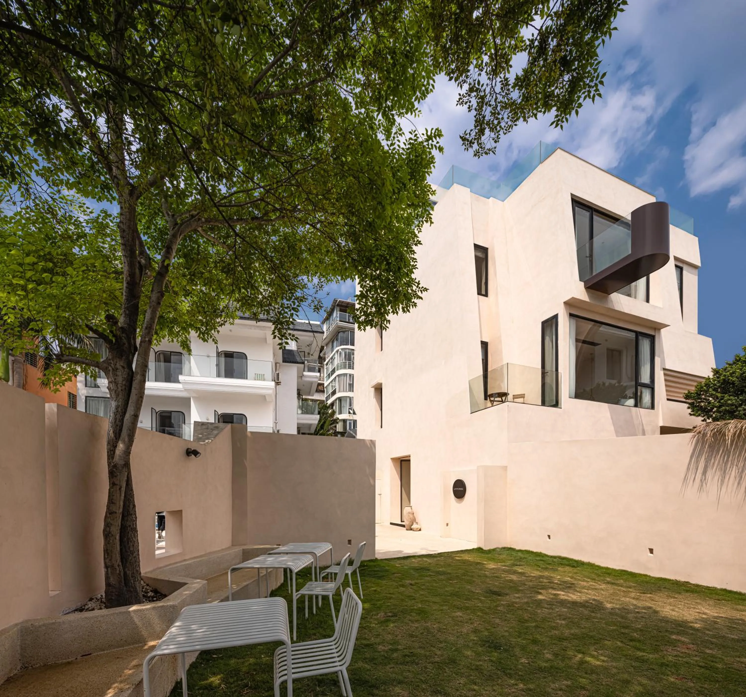 Seating area in Xiamen Littoral Villa