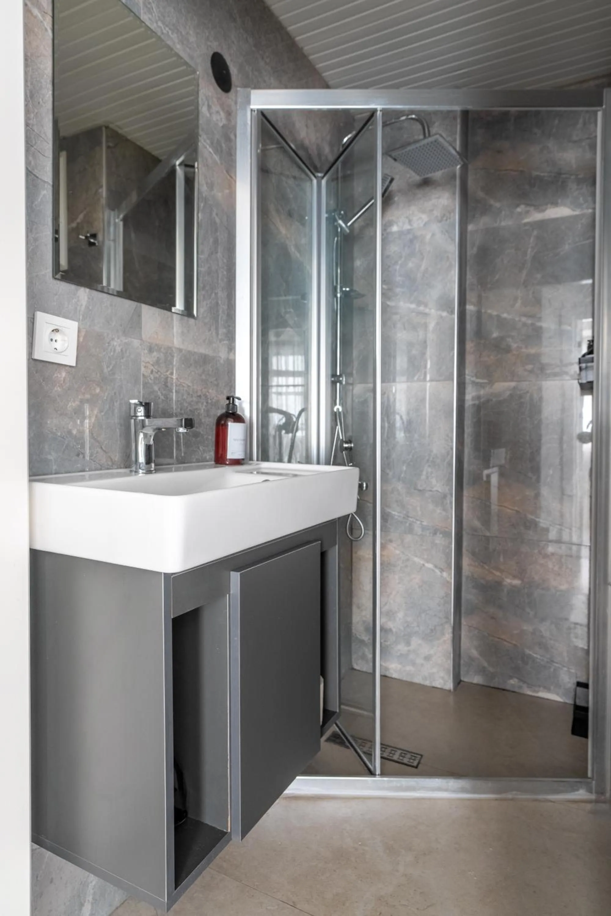 Shower in Sorta Hotel