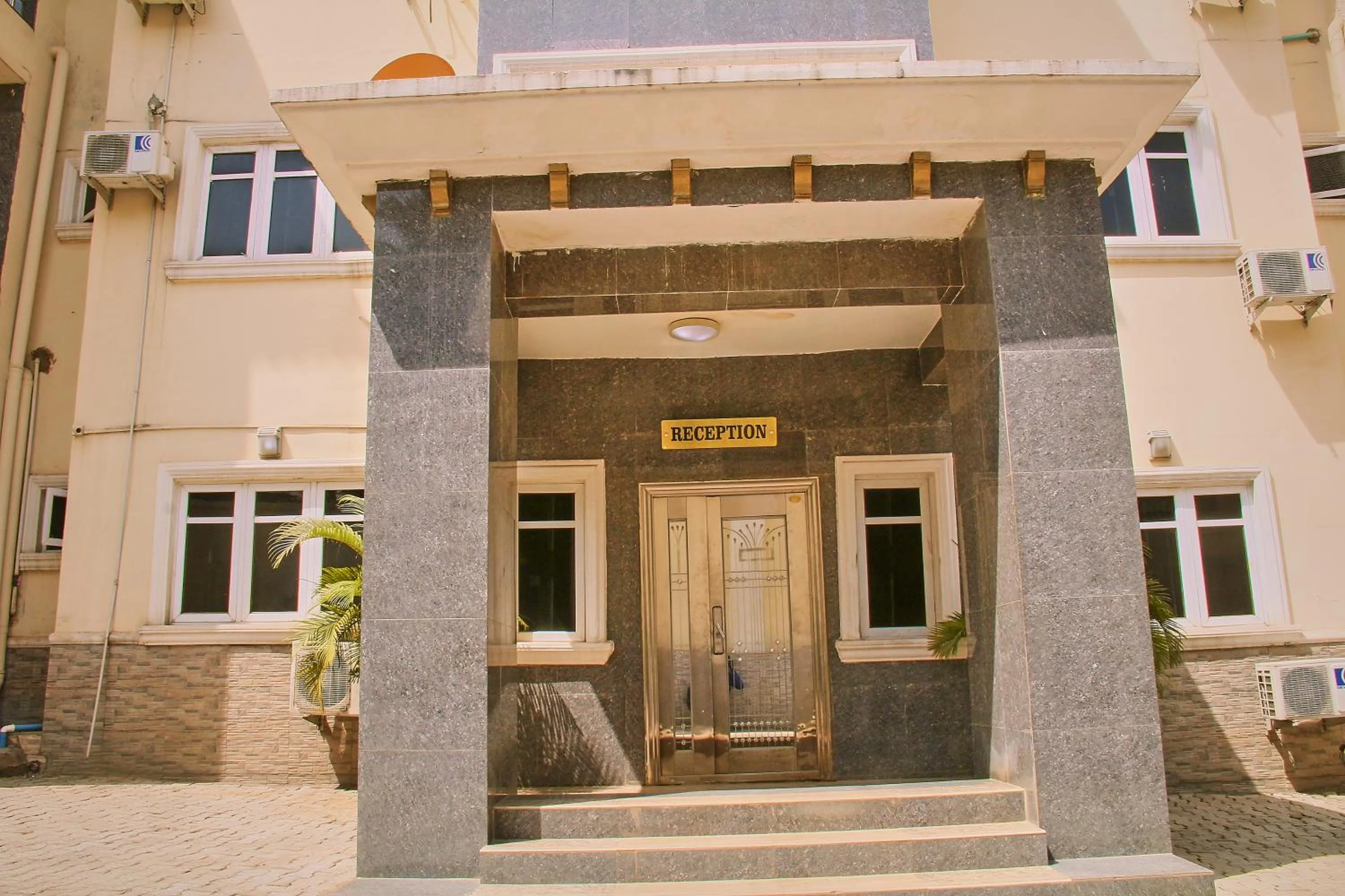 Glamour park hotel and apartment