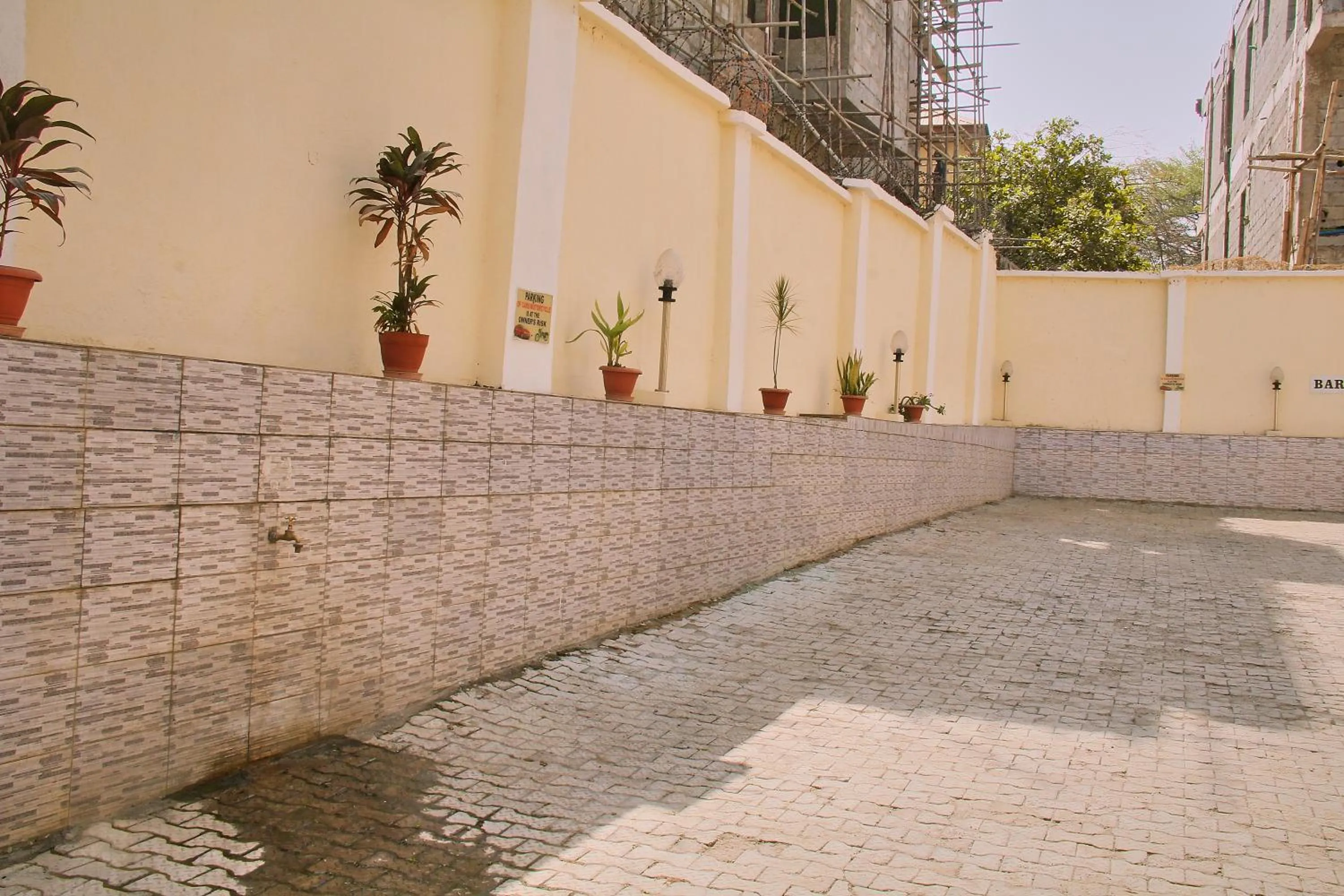 Glamour park hotel and apartment