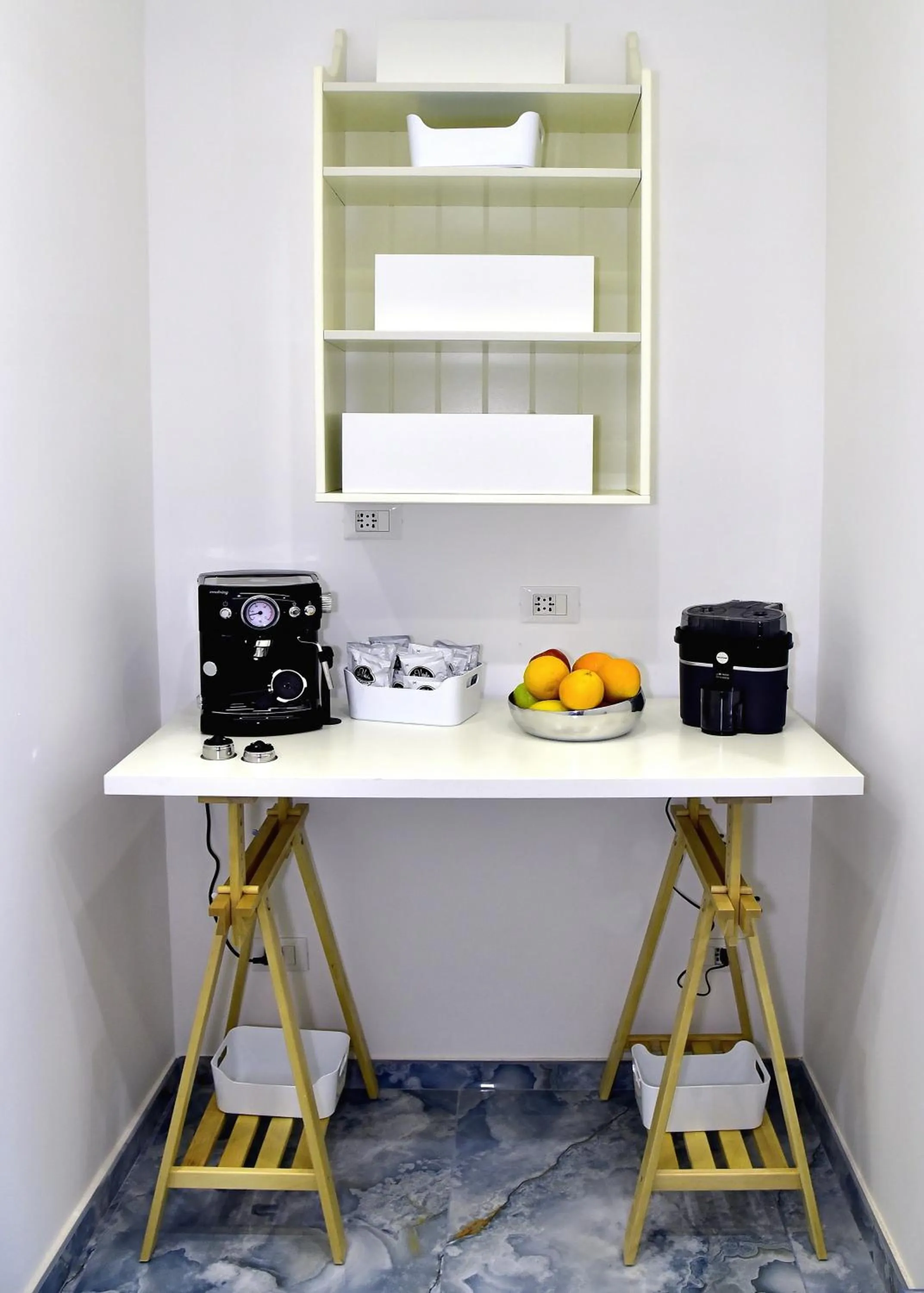 Coffee/tea facilities in Maison Matie B&B Ercolano