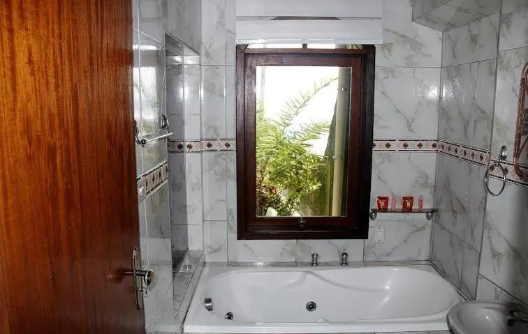 Shower in Pousada Coração da Ilha