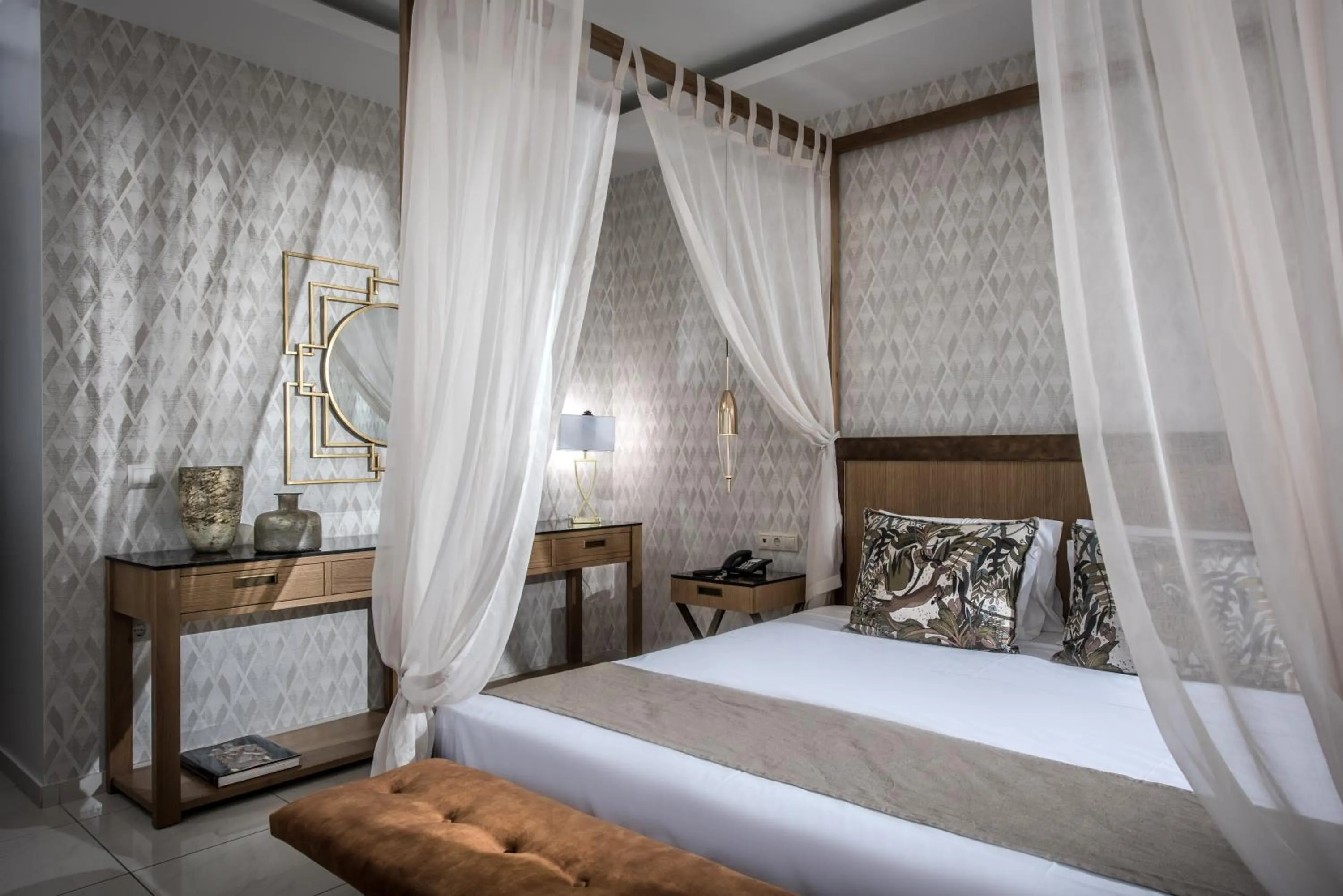 Bed in Hotel Matheo Villas & Suites