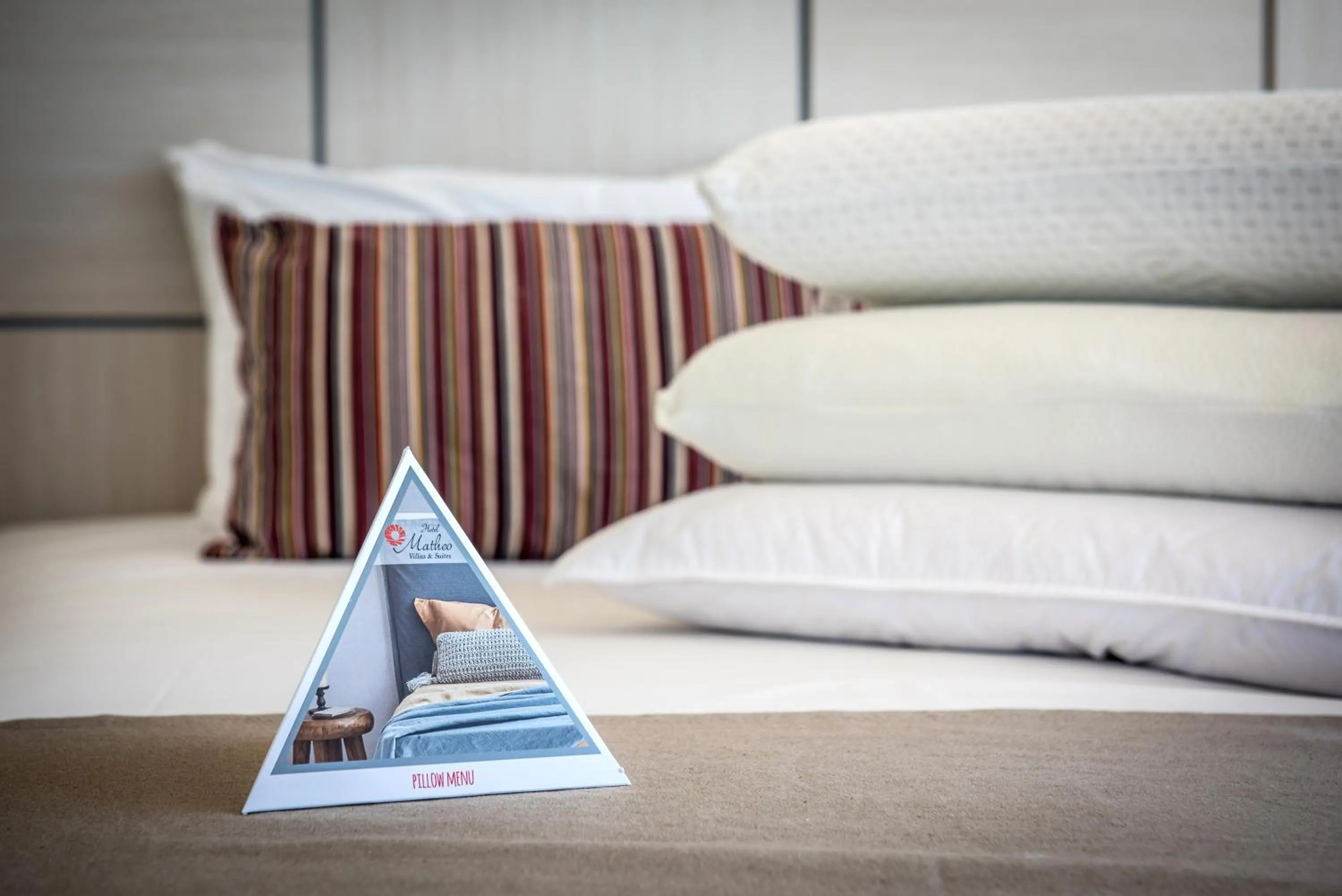 Decorative detail, Bed in Hotel Matheo Villas & Suites