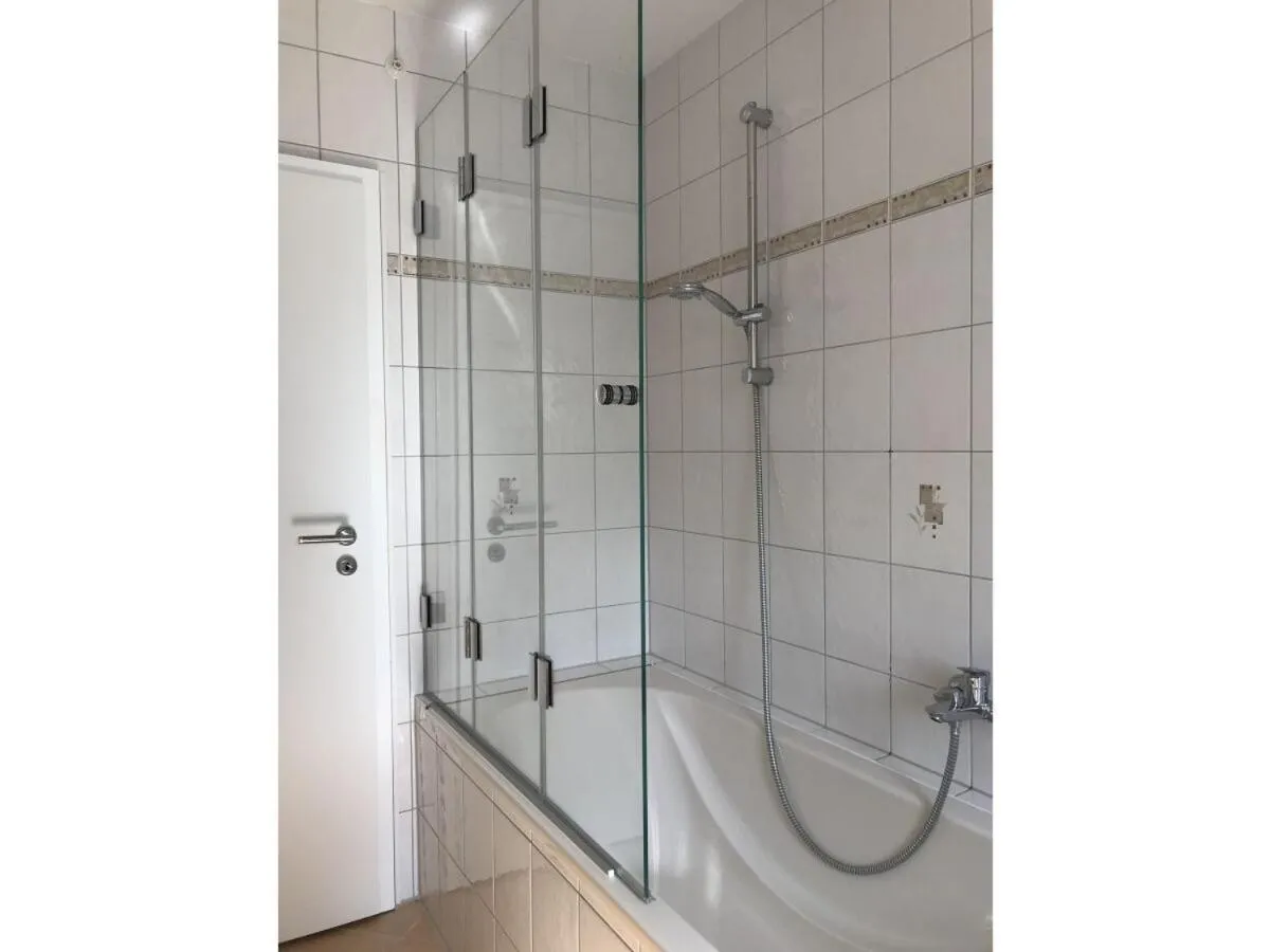 Shower in Ferienwohnung Britta