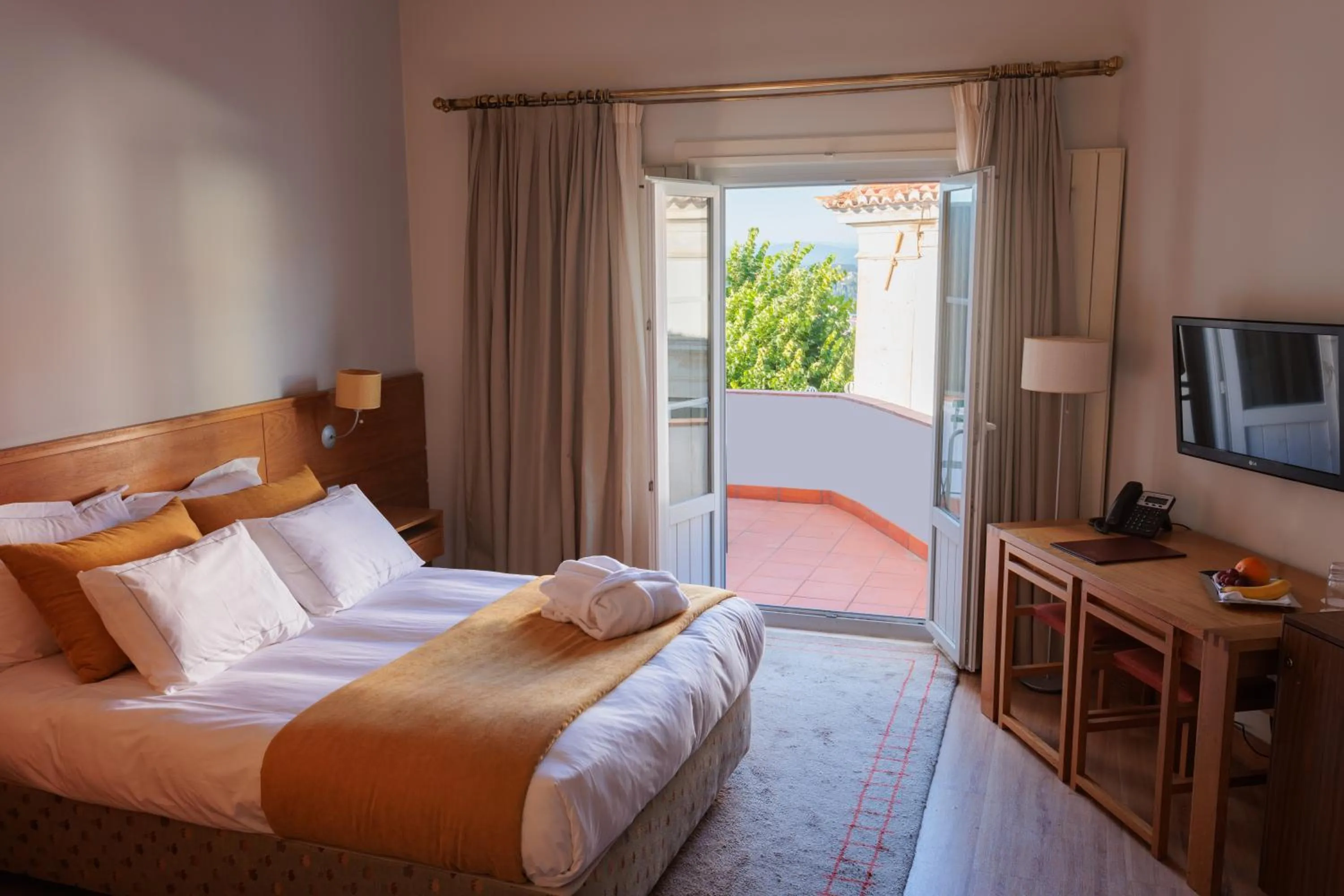 Bed in Pousada de Ourém - Fátima