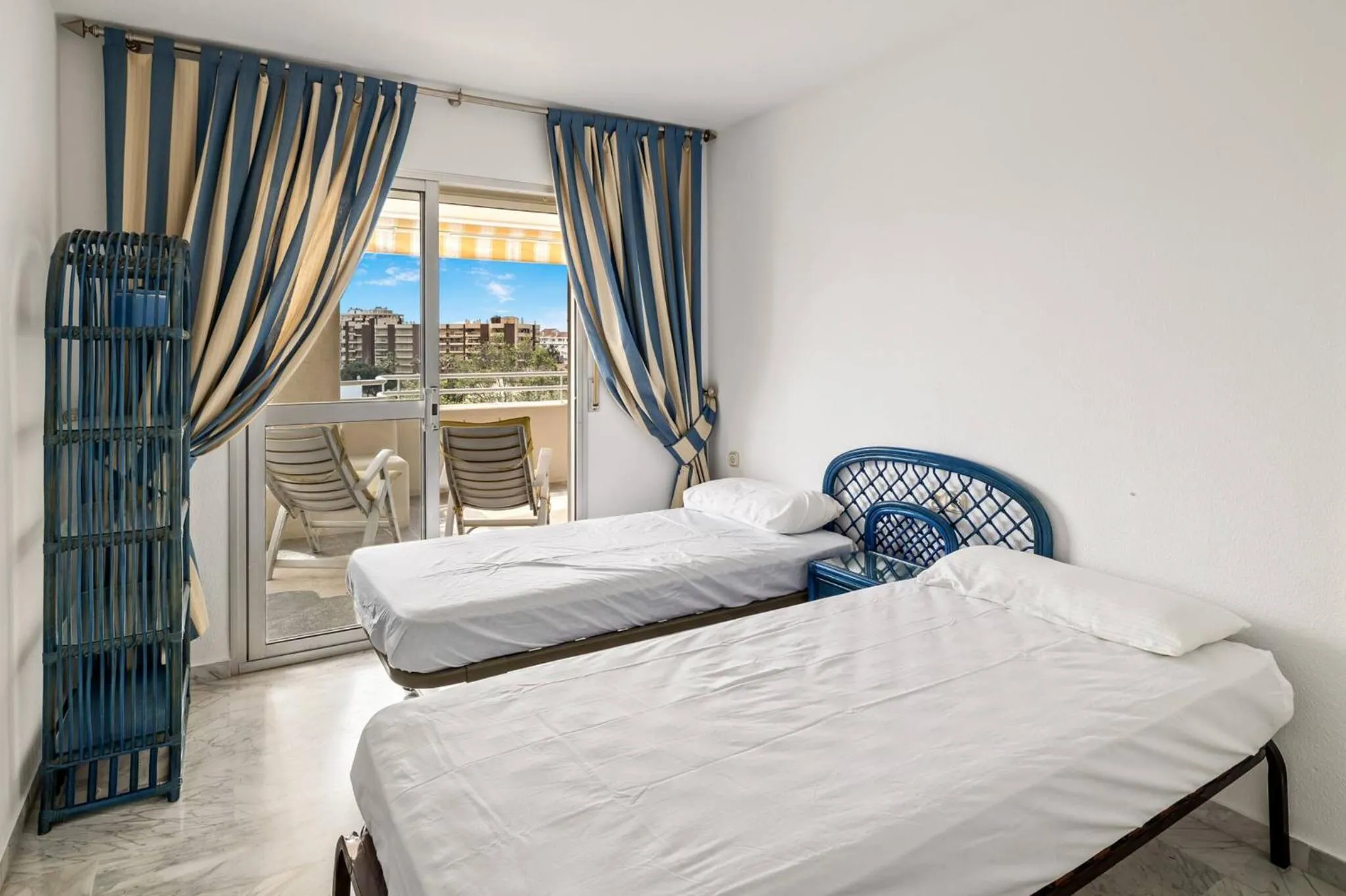 Bed in Amazing 3Br, 2 Bath Apart, Close to the Sea