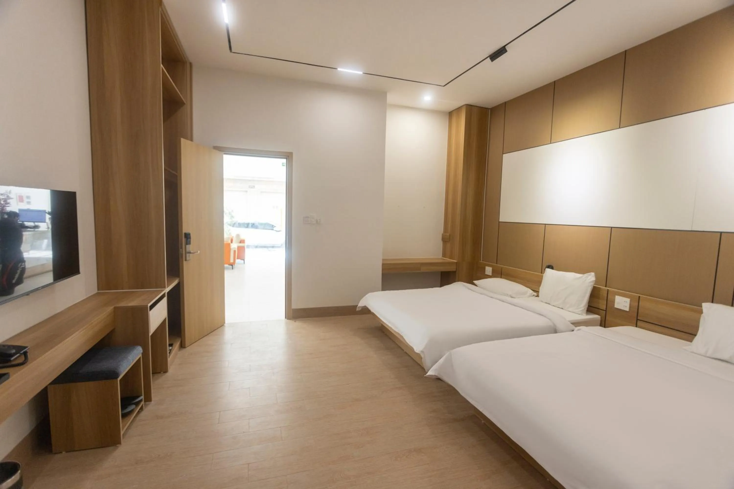 Bedroom, Bed in C&M Hotel