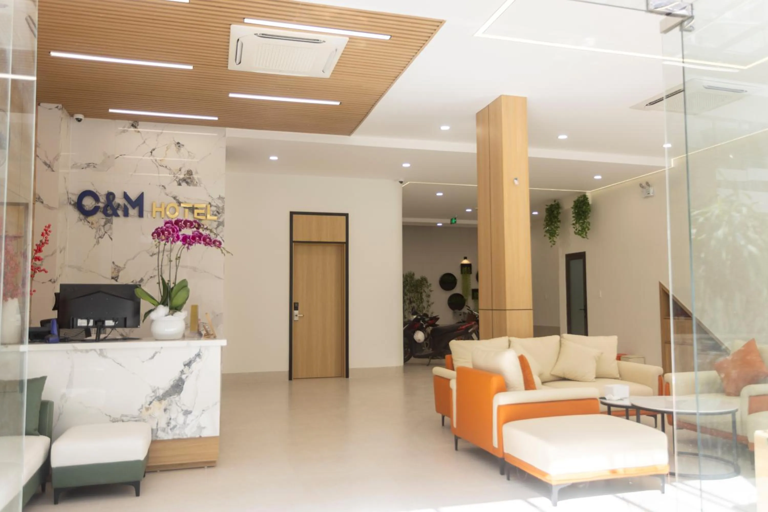 Lobby or reception in C&M Hotel