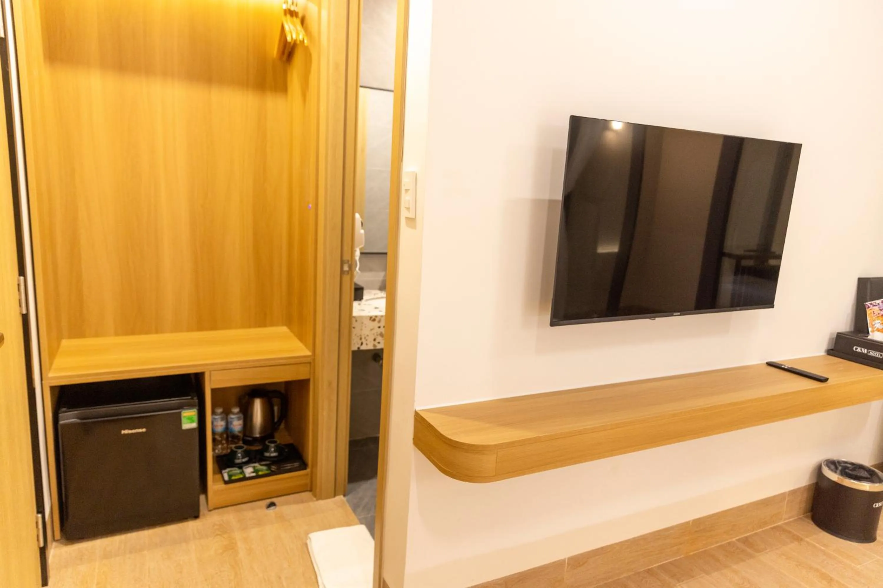 TV and multimedia in C&M Hotel