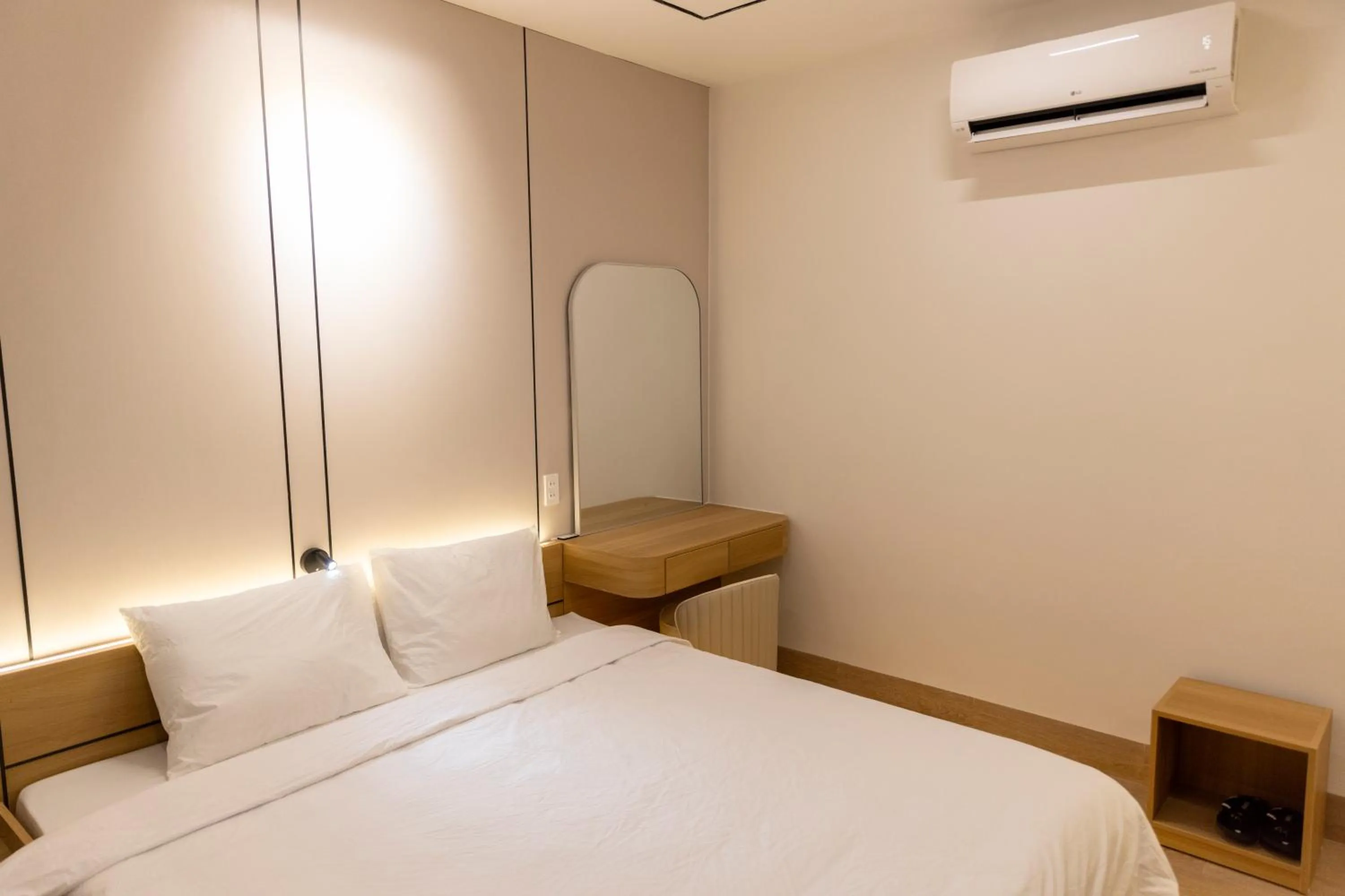 Bedroom, Bed in C&M Hotel