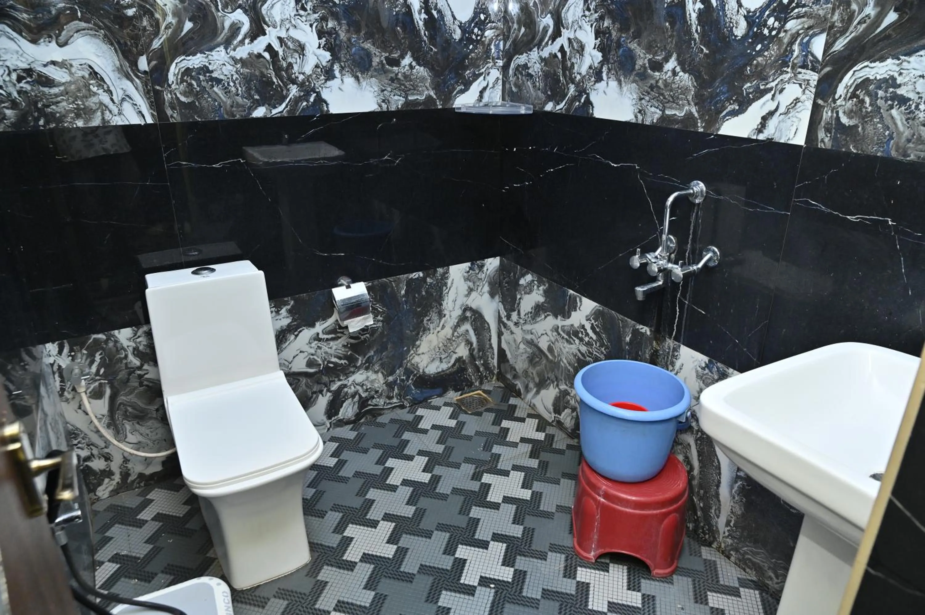 NAVARATHNA International resort