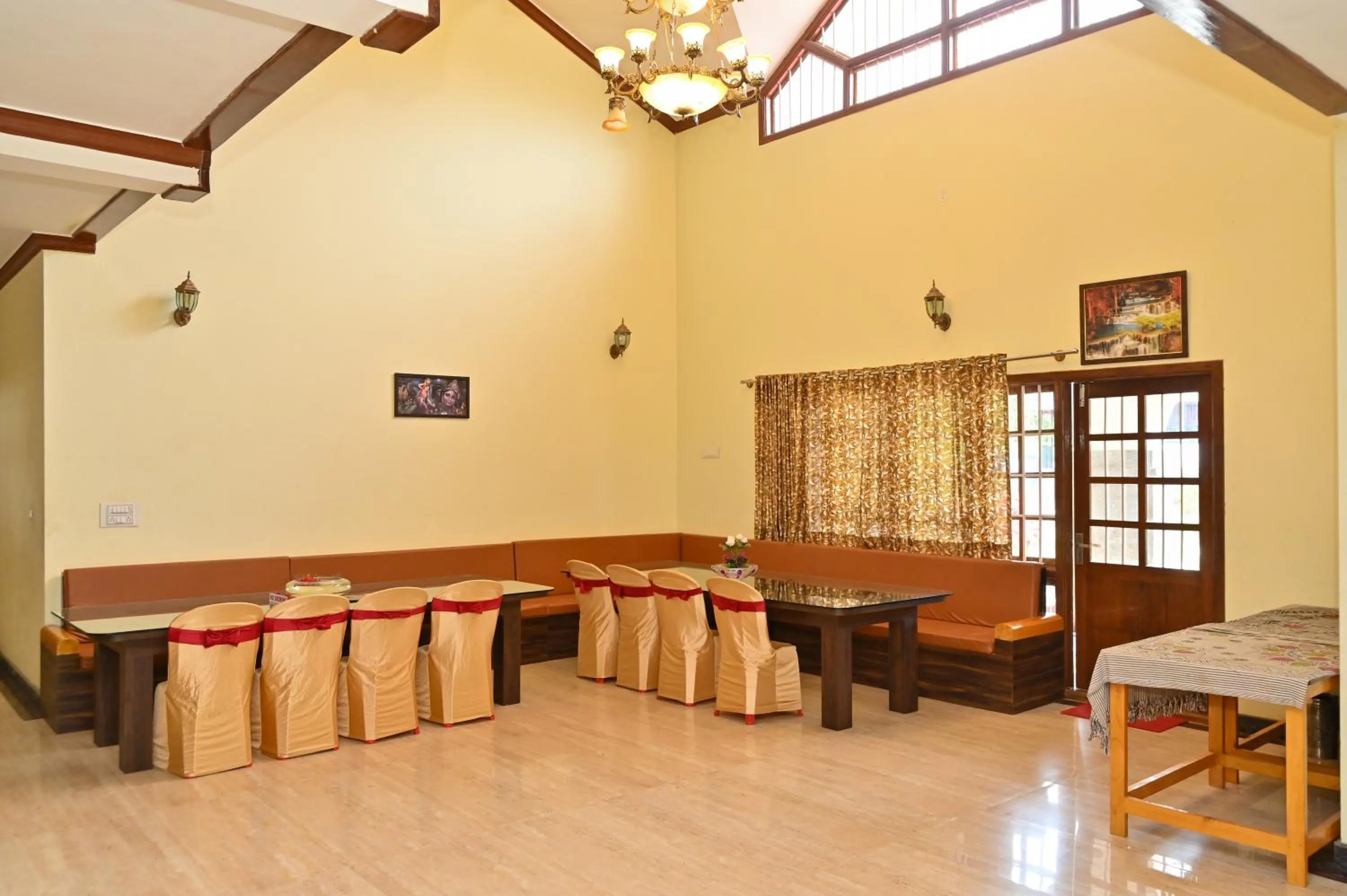 Dining area in NAVARATHNA International resort