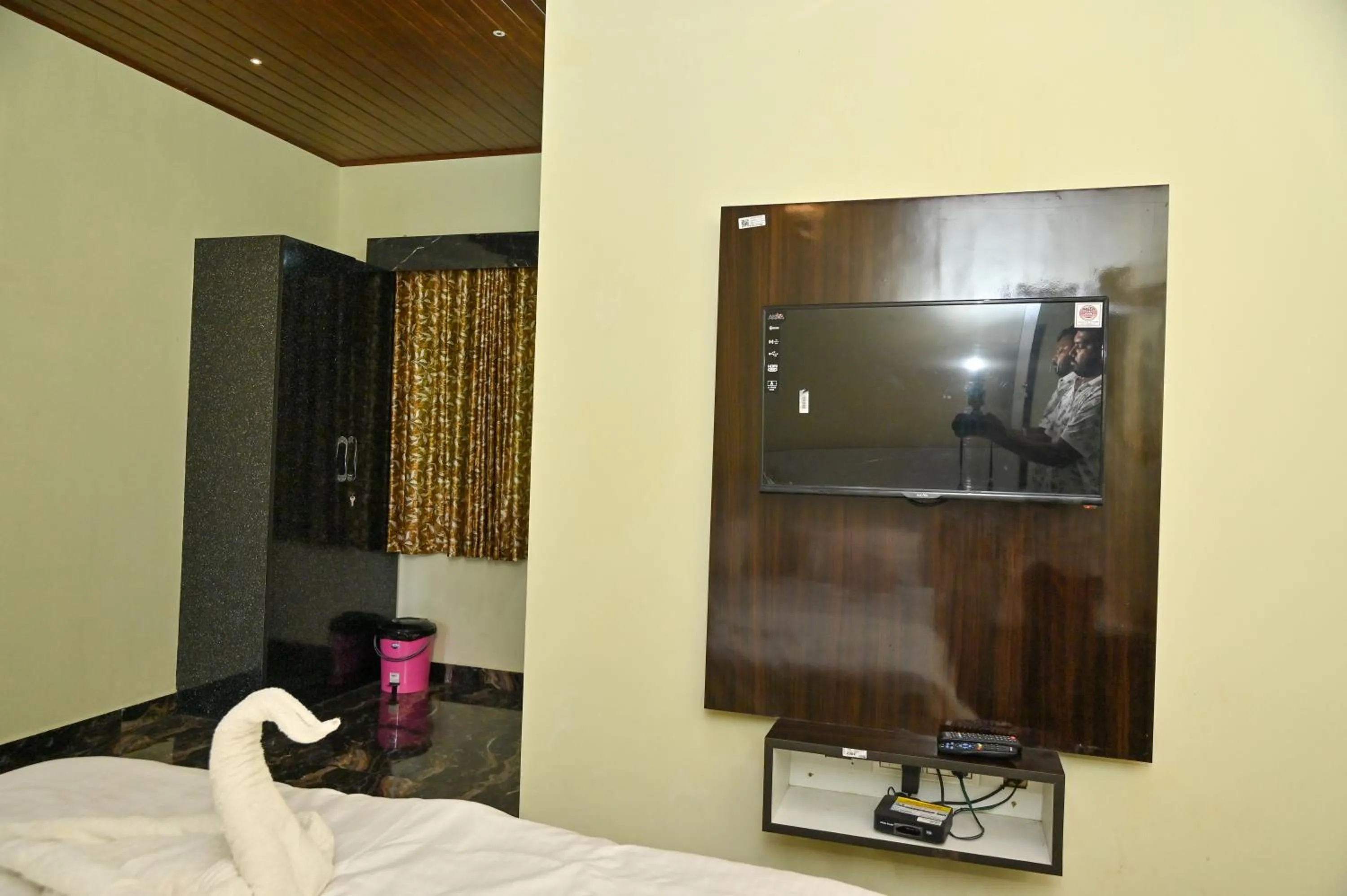 Bed in NAVARATHNA International resort