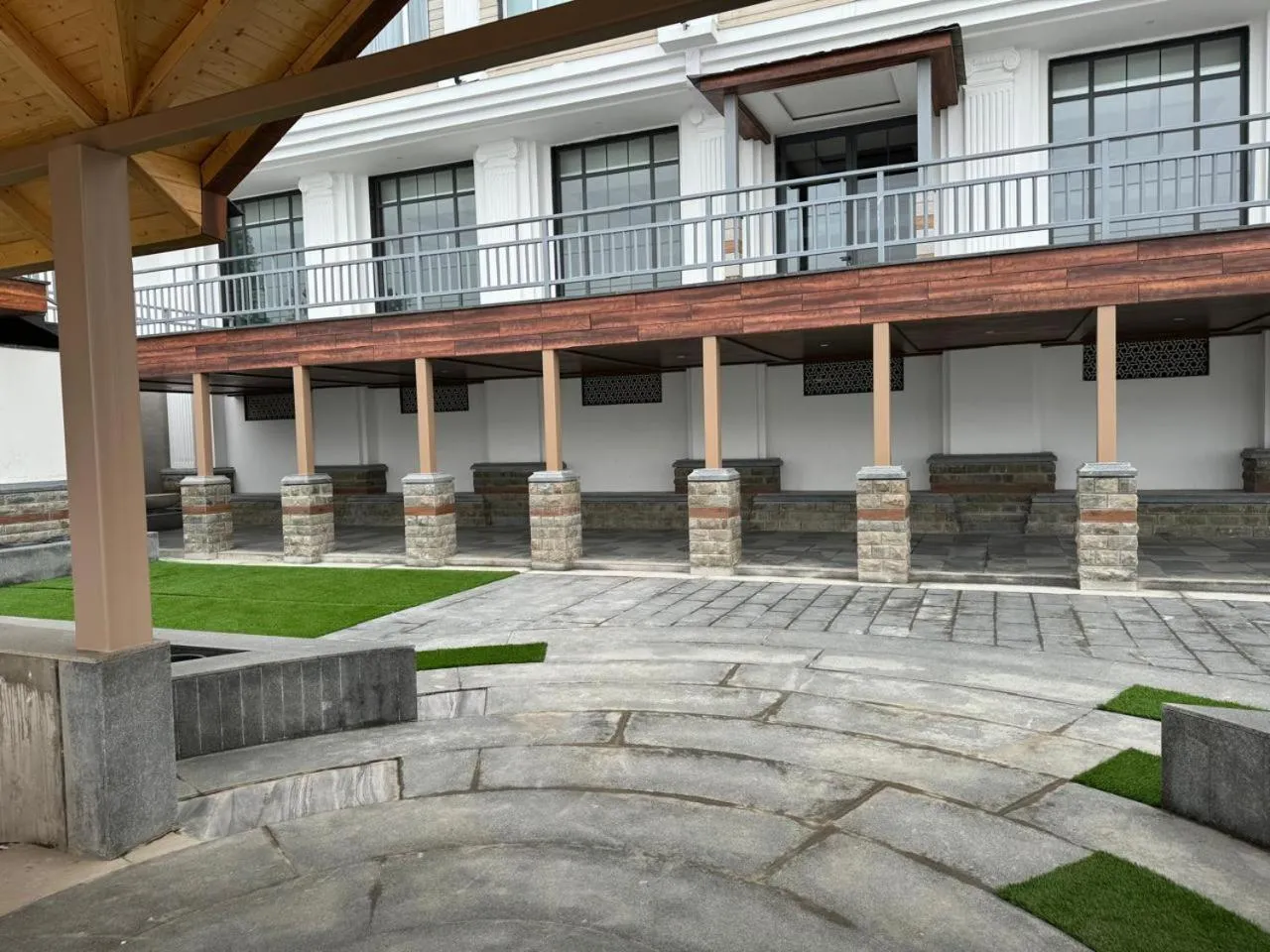 Property building in Hotel Greenberry Narkanda