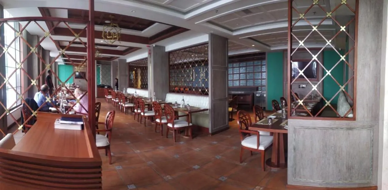 Restaurant/places to eat in Hotel Greenberry Narkanda