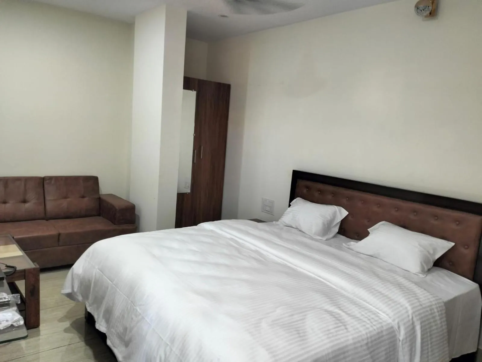 Bed in Amma Inn Elegance Suites and Apartments