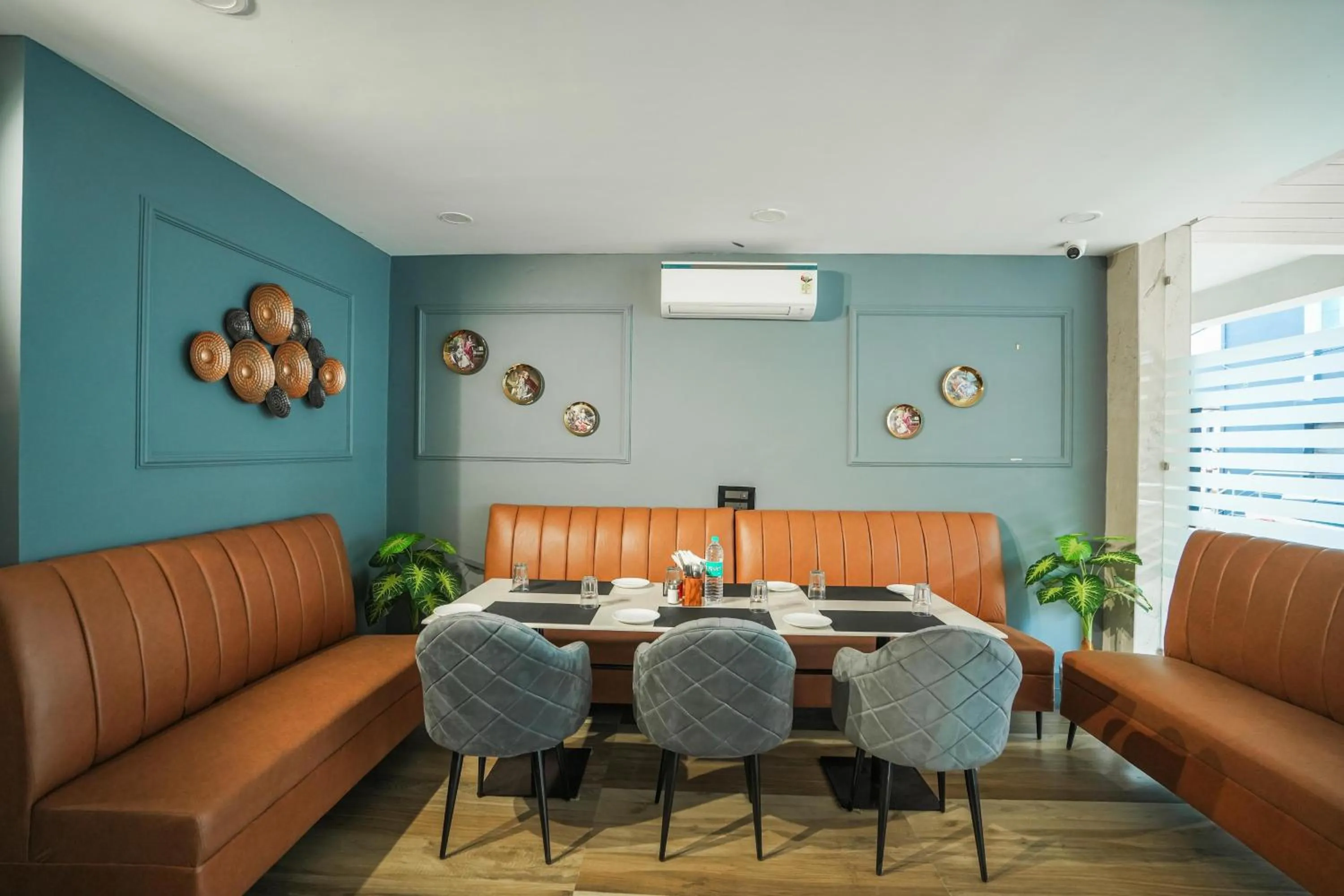 Restaurant/places to eat in HOTEL SKY VIEW - Zirakpur, Chandigarh