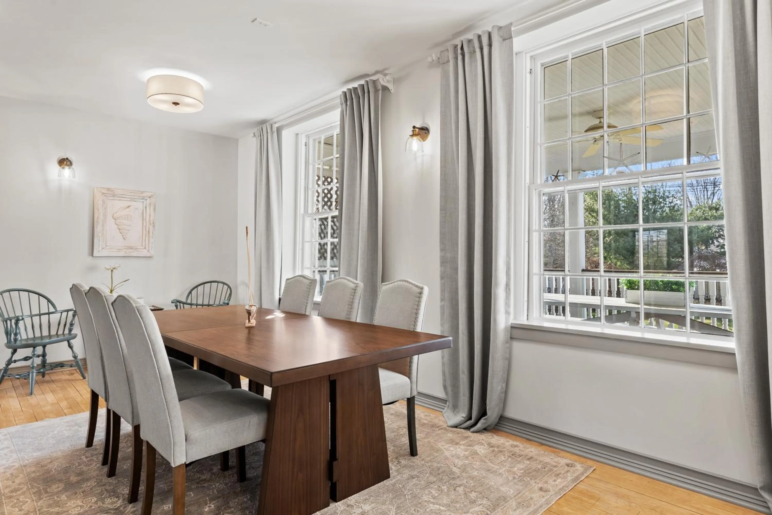 Living room in The Captain Stannard