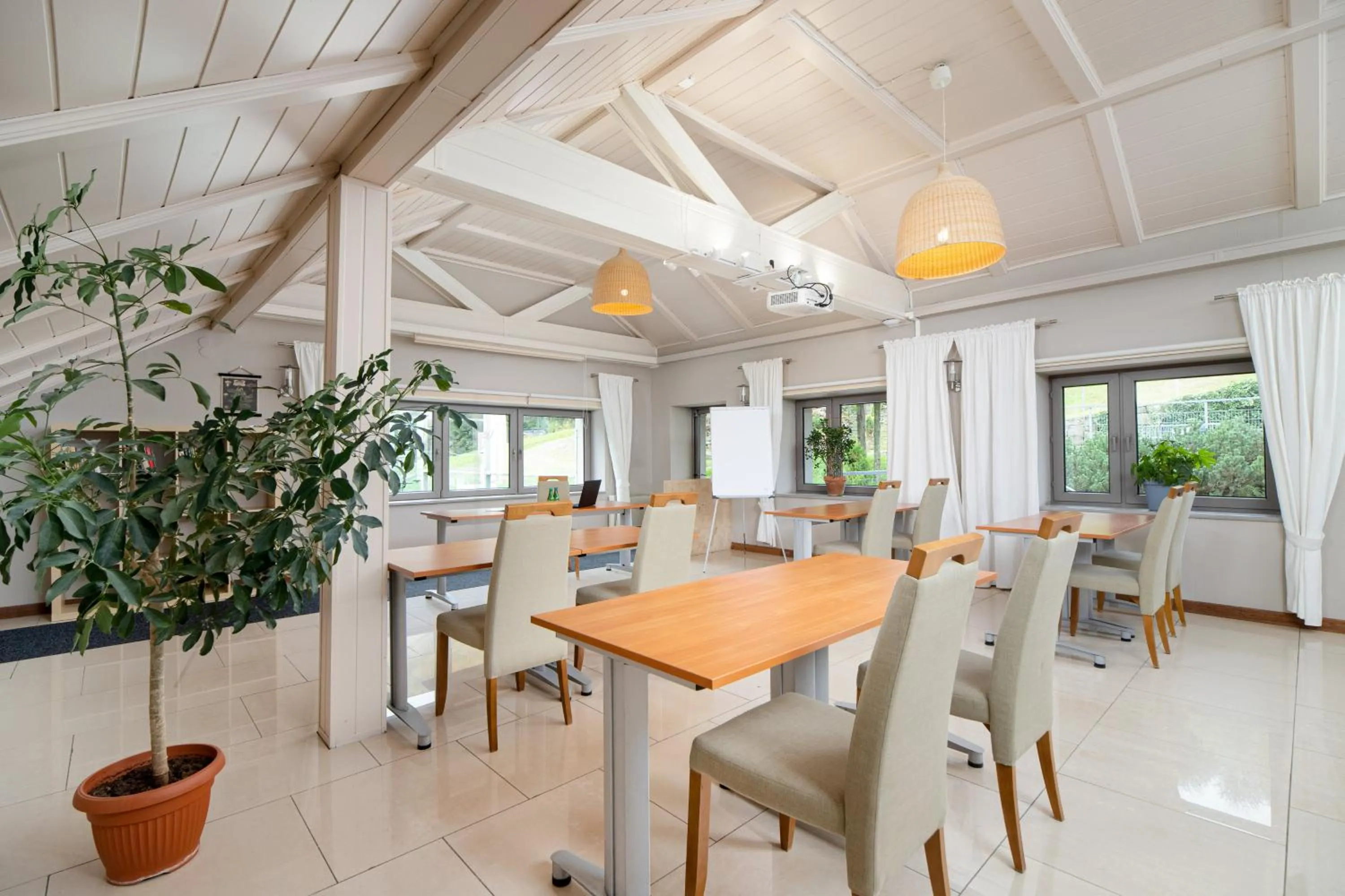 Business facilities in Poniwiec Mała Czantoria