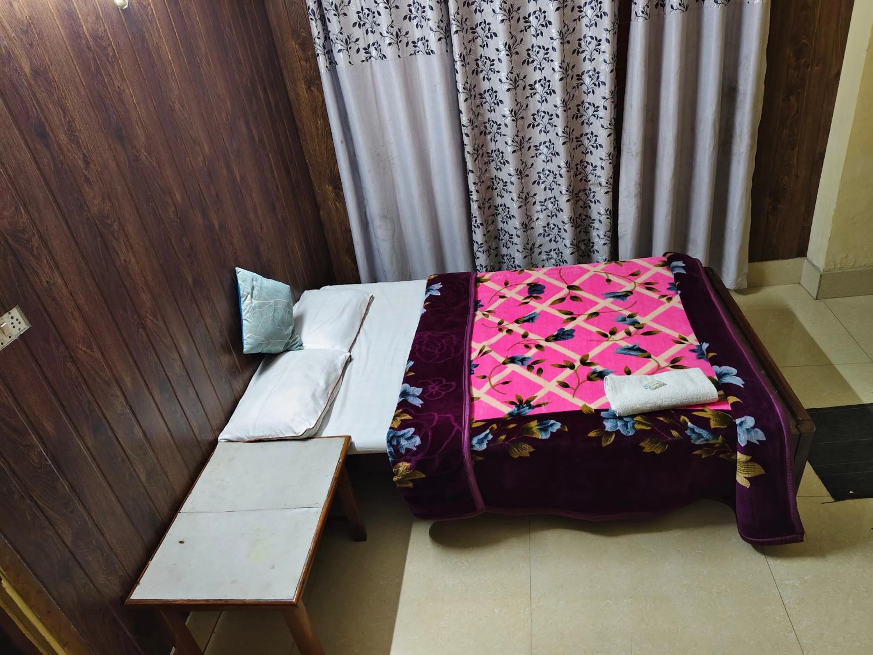 Hotel Lhonark Residency