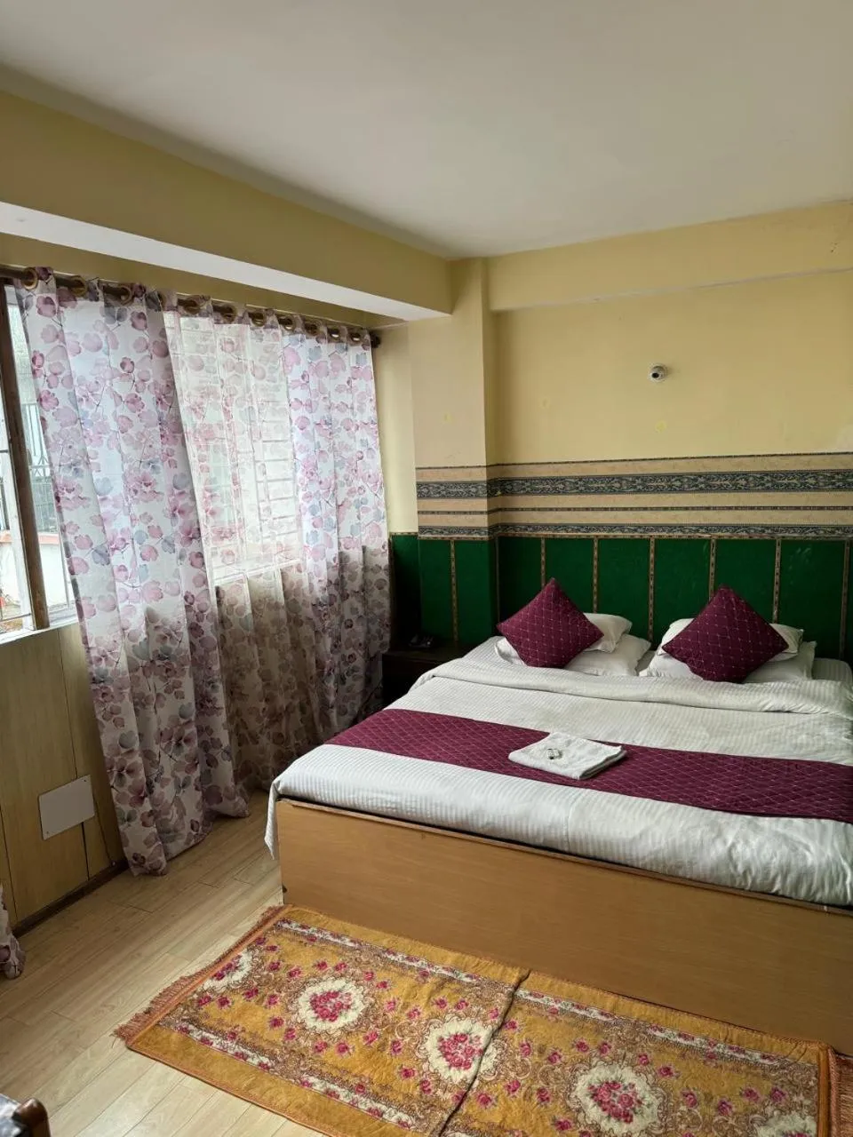 Hotel Lhonark Residency