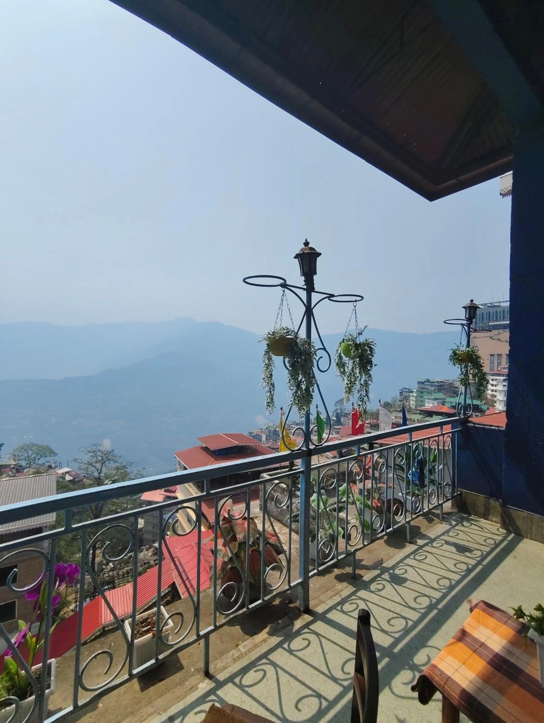 Hotel Lhonark Residency