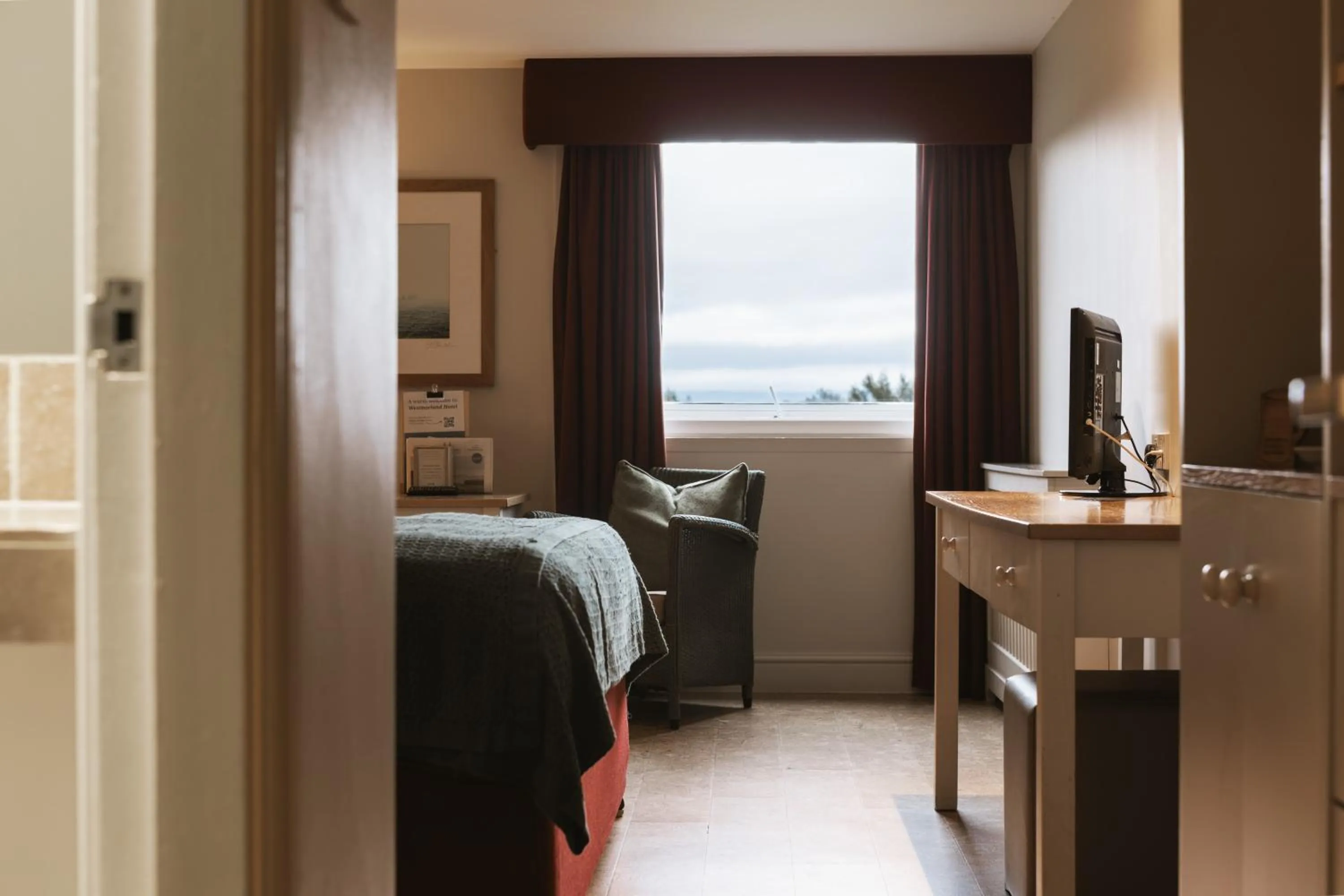 Bedroom, Bed in Westmorland Hotel Tebay